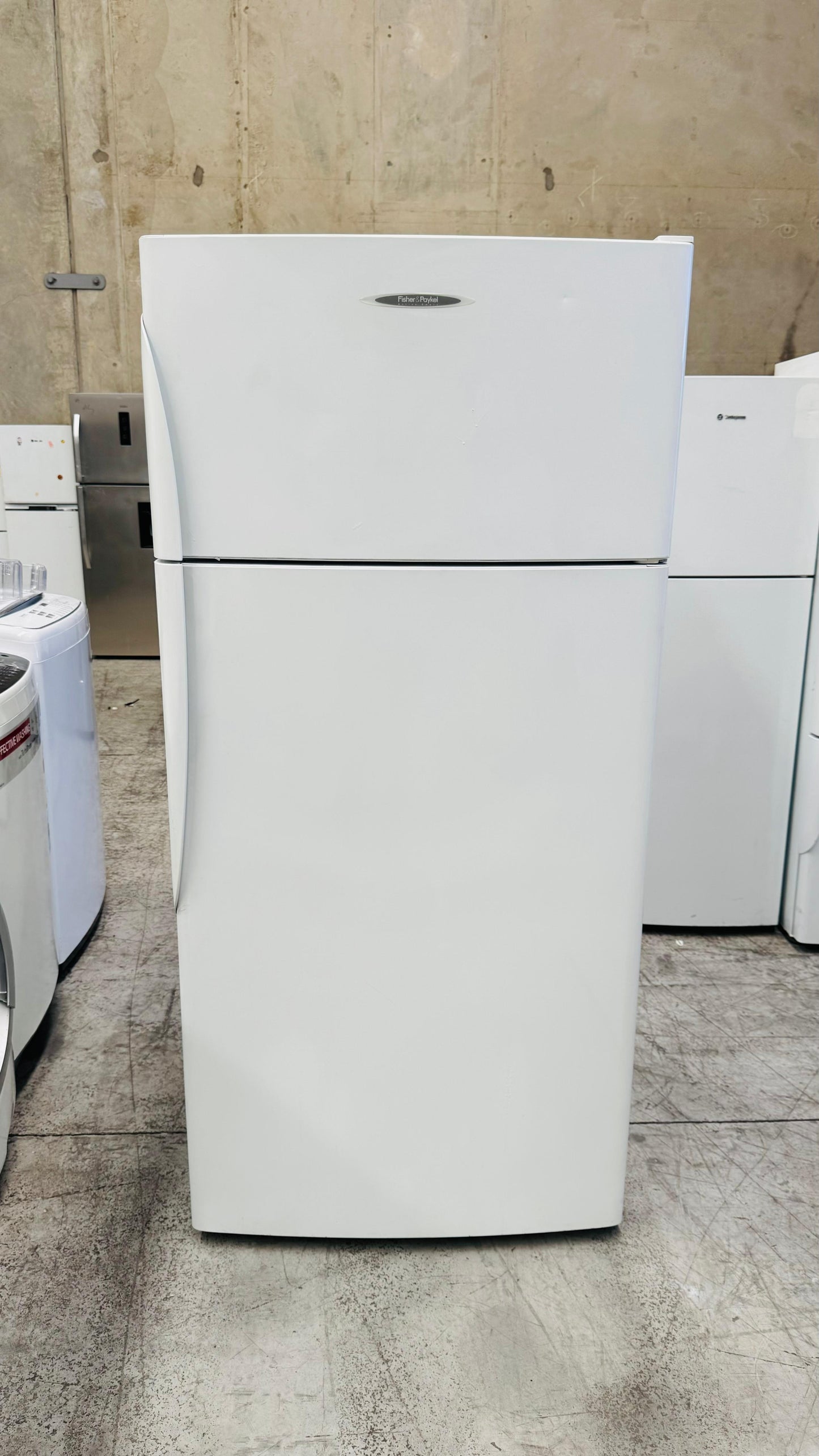 FISHER AND PAYKEL 517 LITRES FRIDGE FREEZER