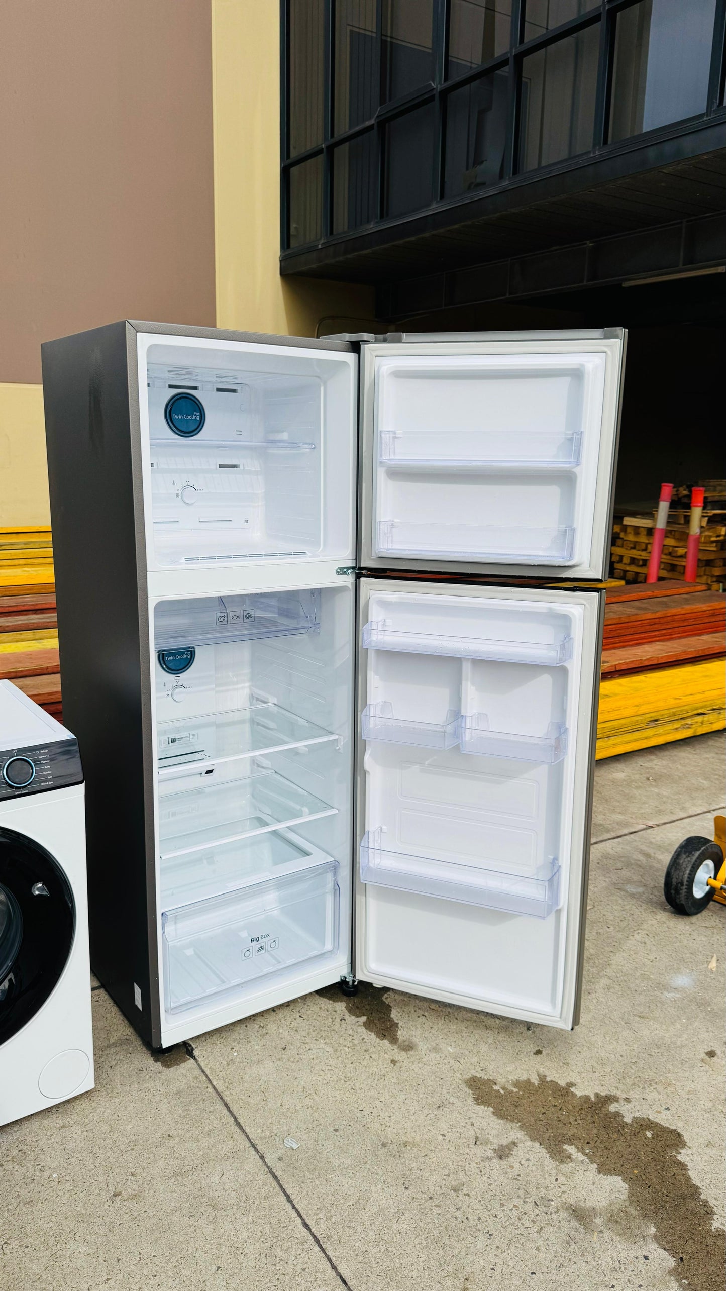 SAMSUNG 343 LITRES FRIDGE FREEZER