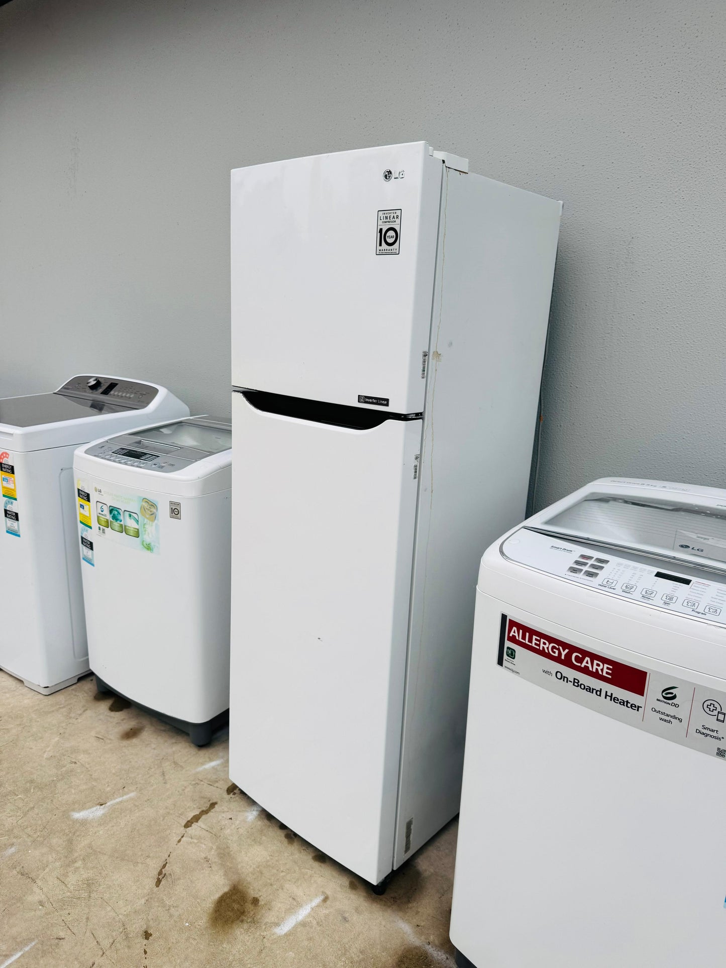 LG 279 LITRES FRIDGE FREEZER