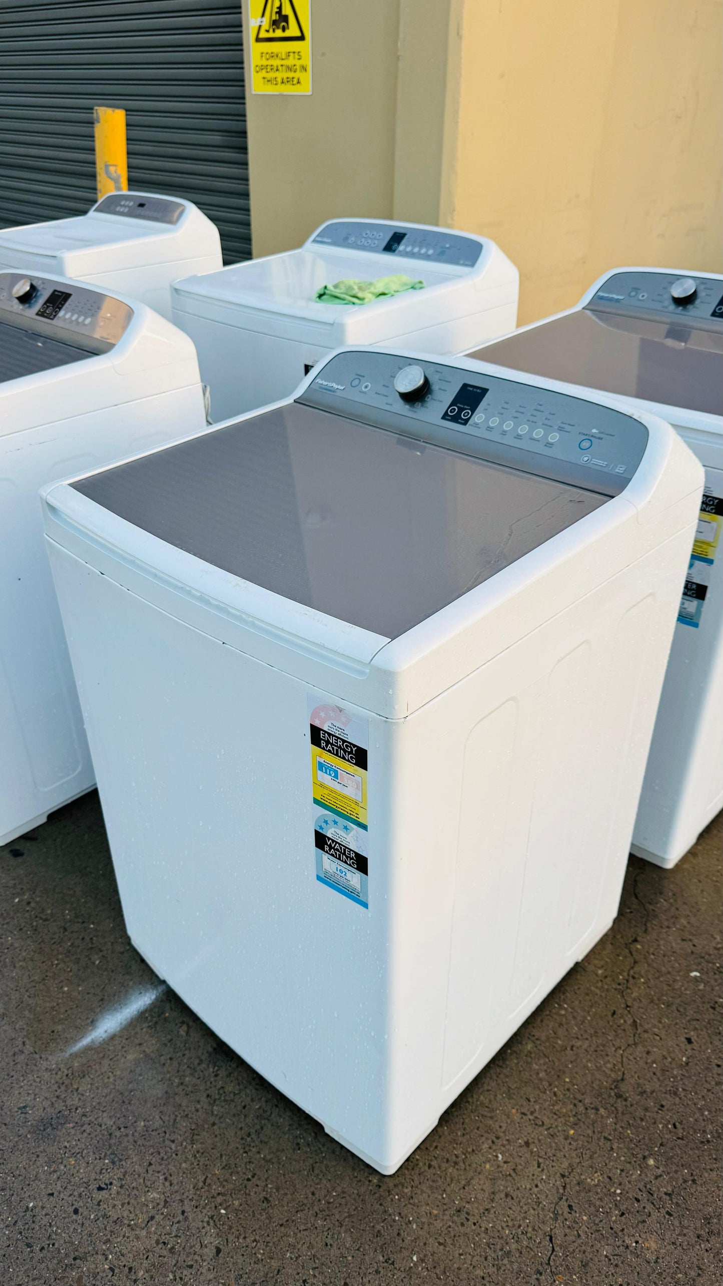 FISHER AND PAYKEL 10KGS TOP LOADER WASHING MACHINE
