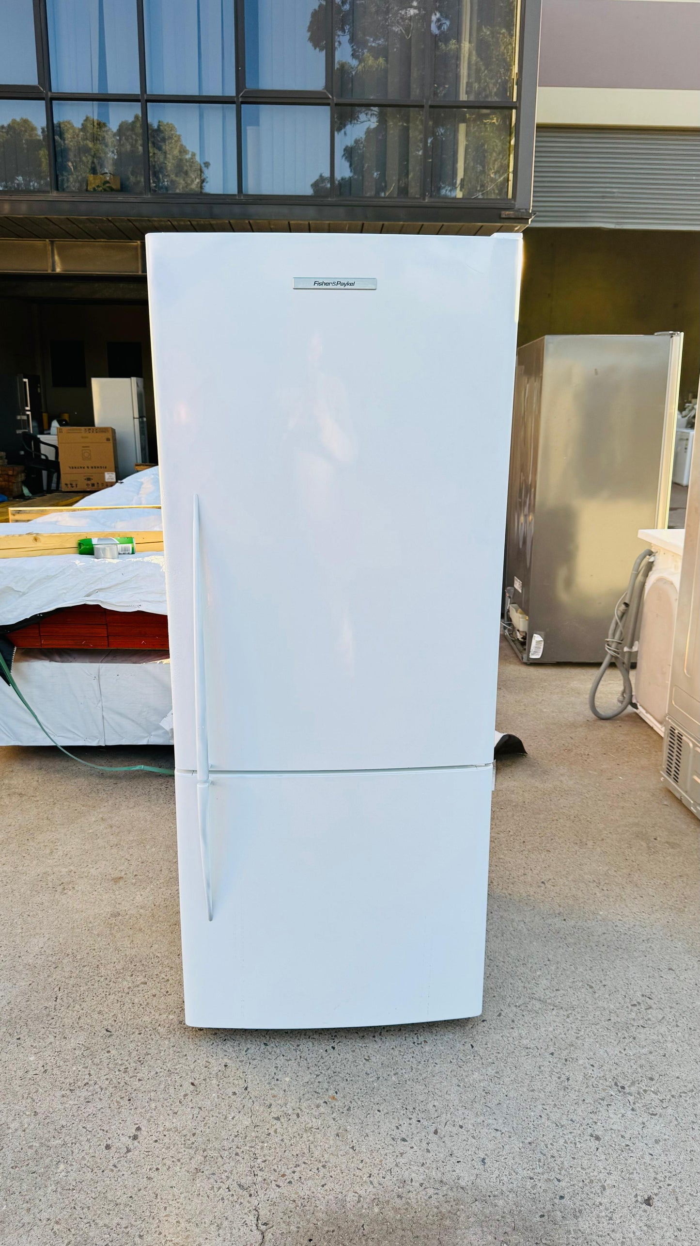 FISHER AND PAYKEL 442 LITRES FRIDGE FREEZER