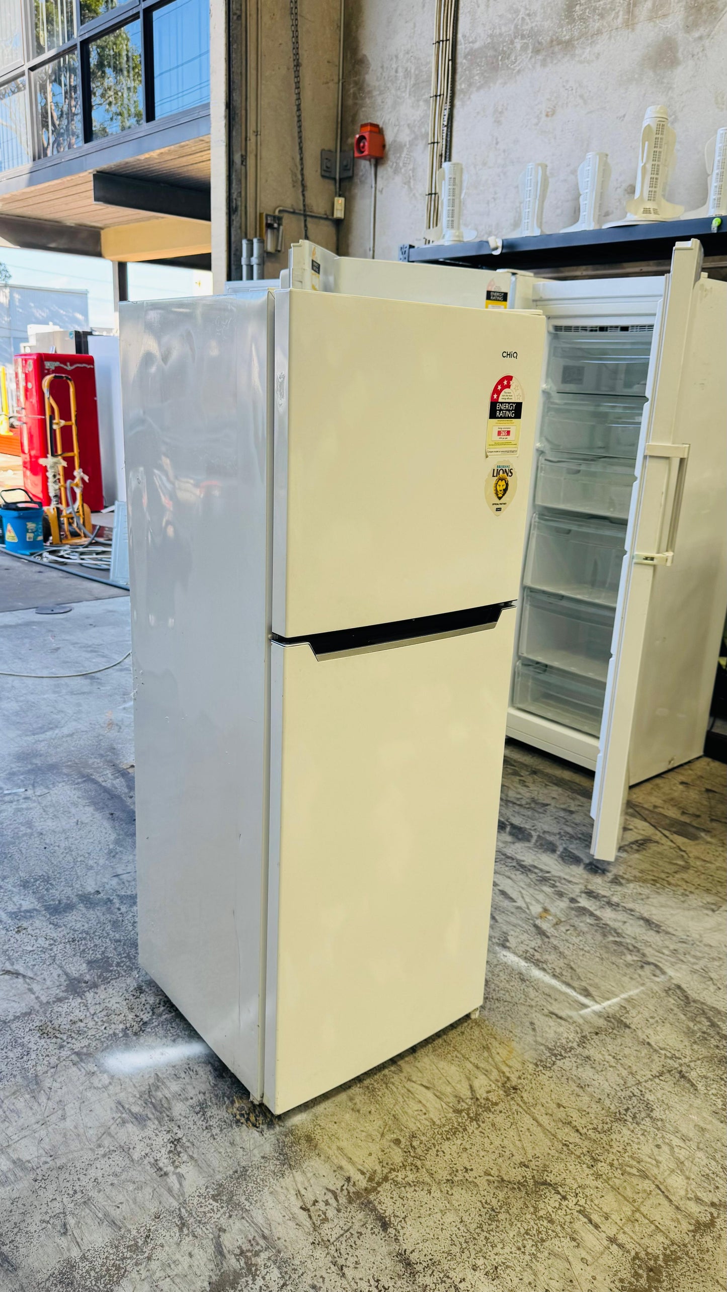 CHIQ 216 LITRES FRIDGE FREEZER