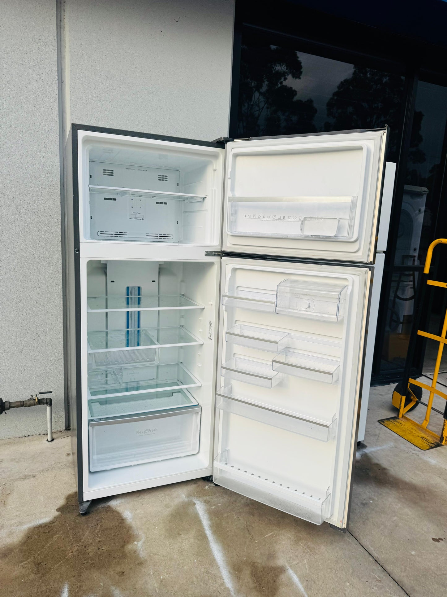 WESTING HOUSE 462 LITRES FRIDGE FREEZER