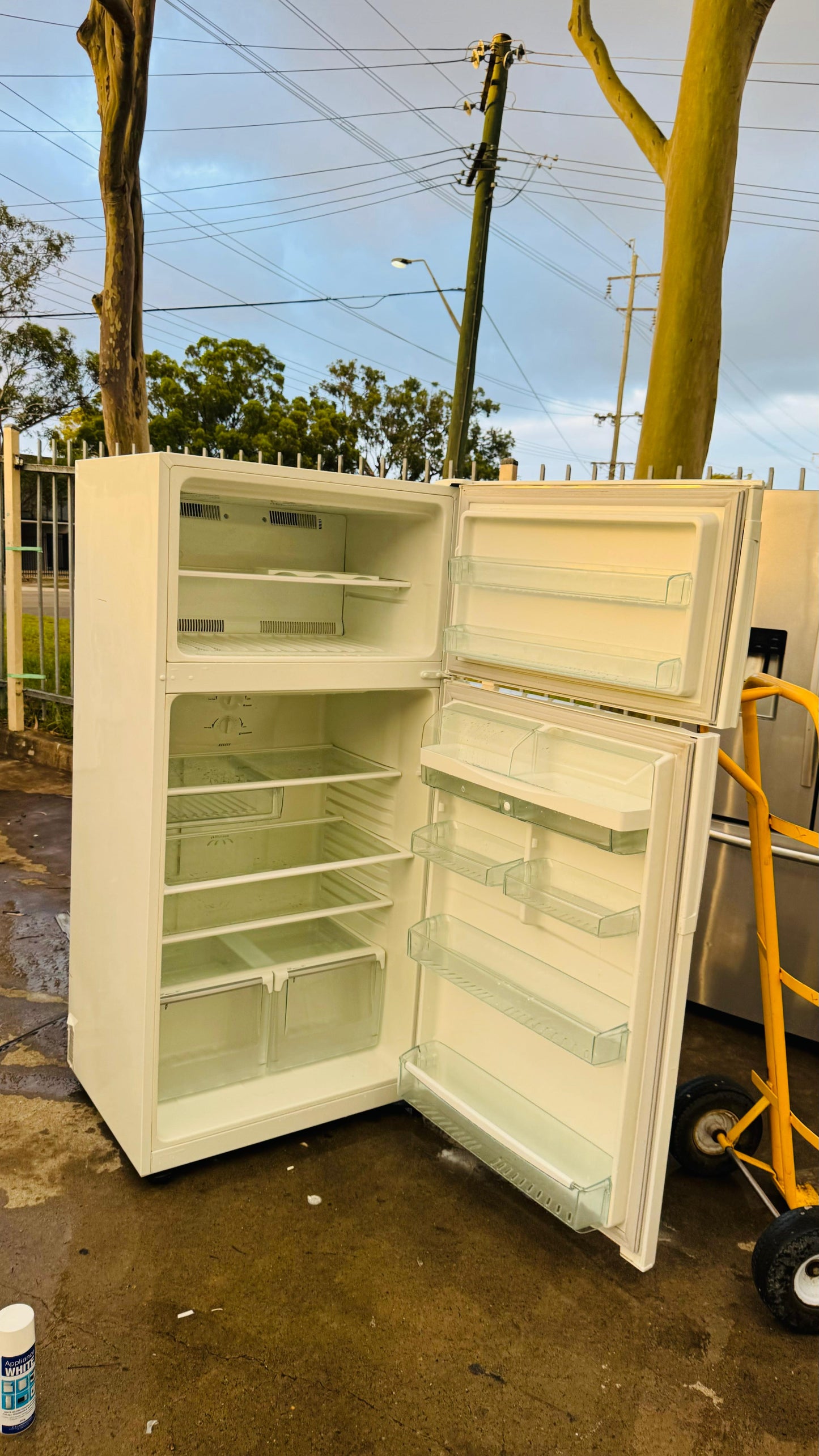 WESTINGHOUSE 520 LITRES FRIDGE FREEZER