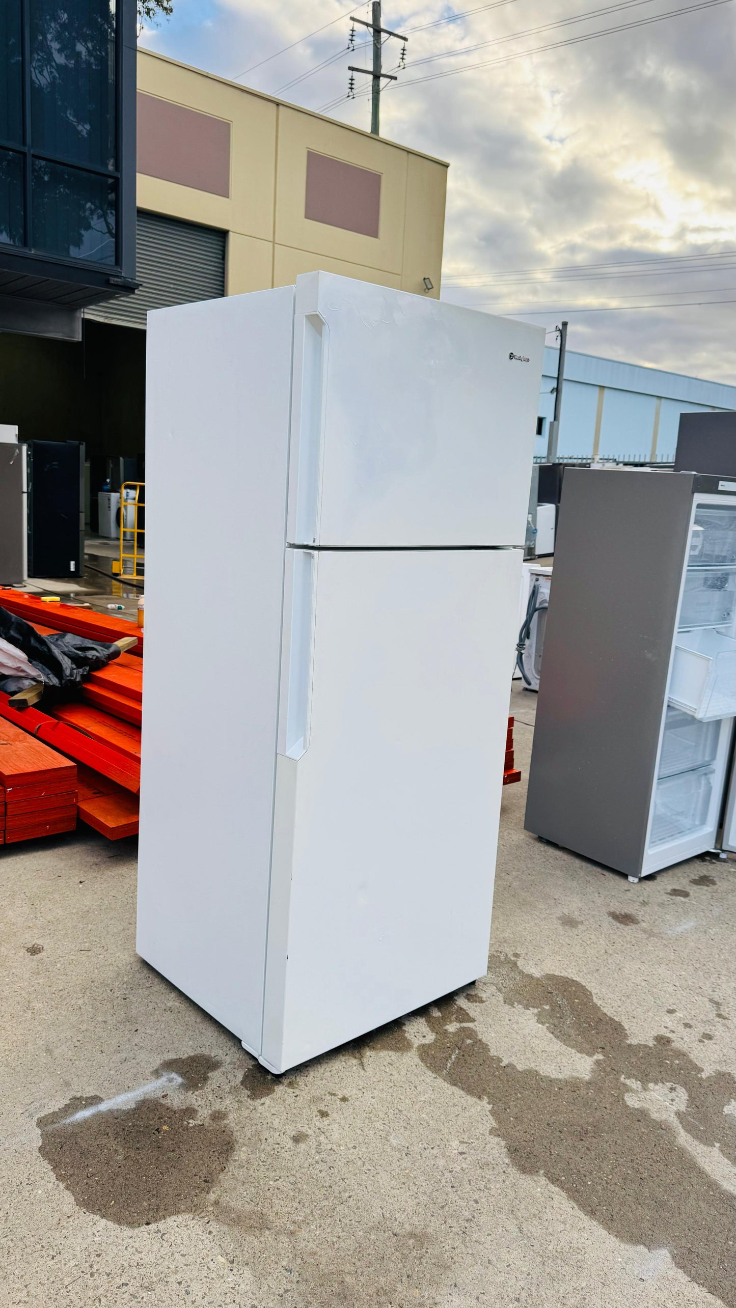 WESTINGHOUSE 461 LITRES FRIDGE FREEZER