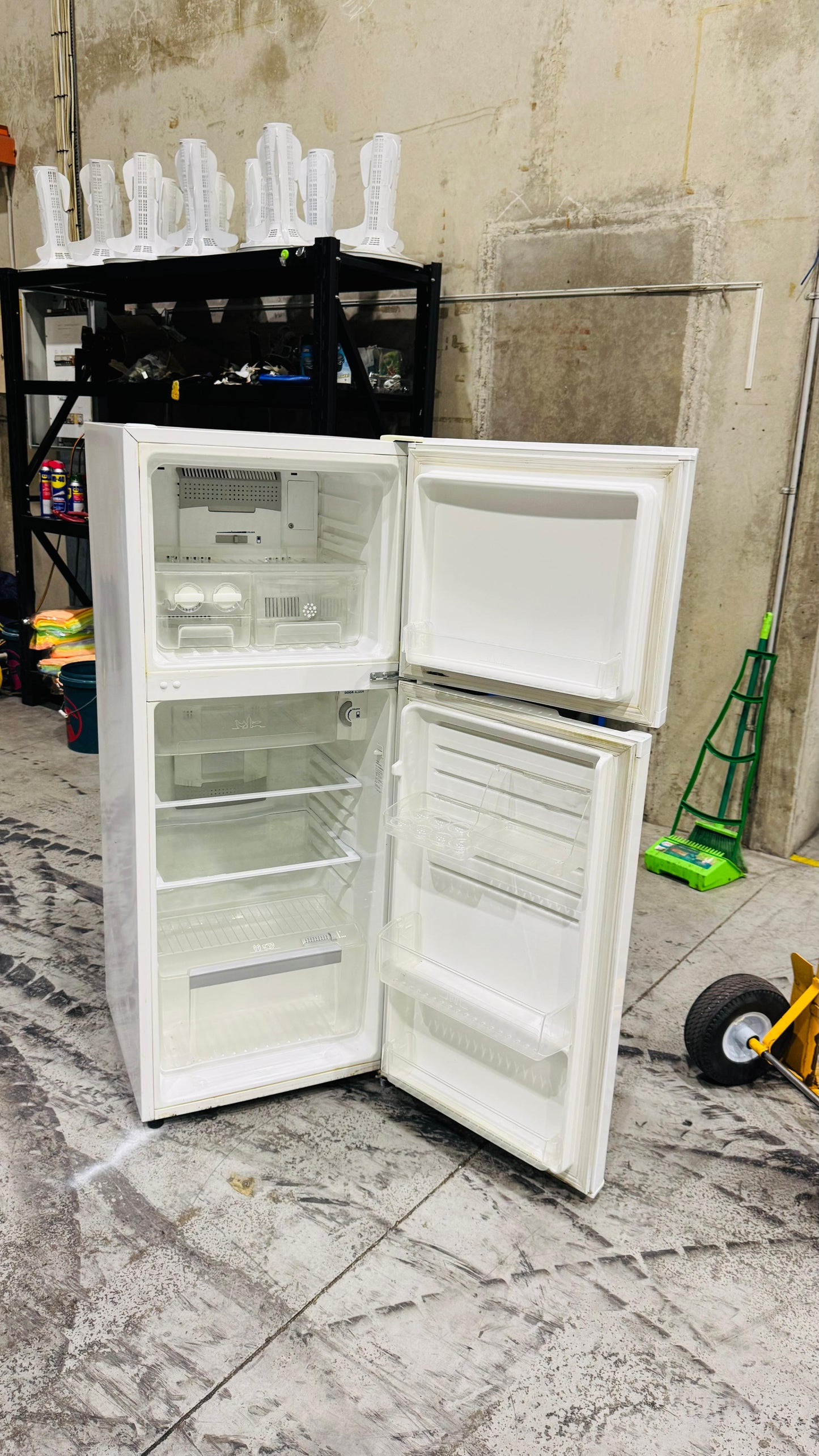 WESTINGHOUSE 230 LITRES FRIDGE FREEZER