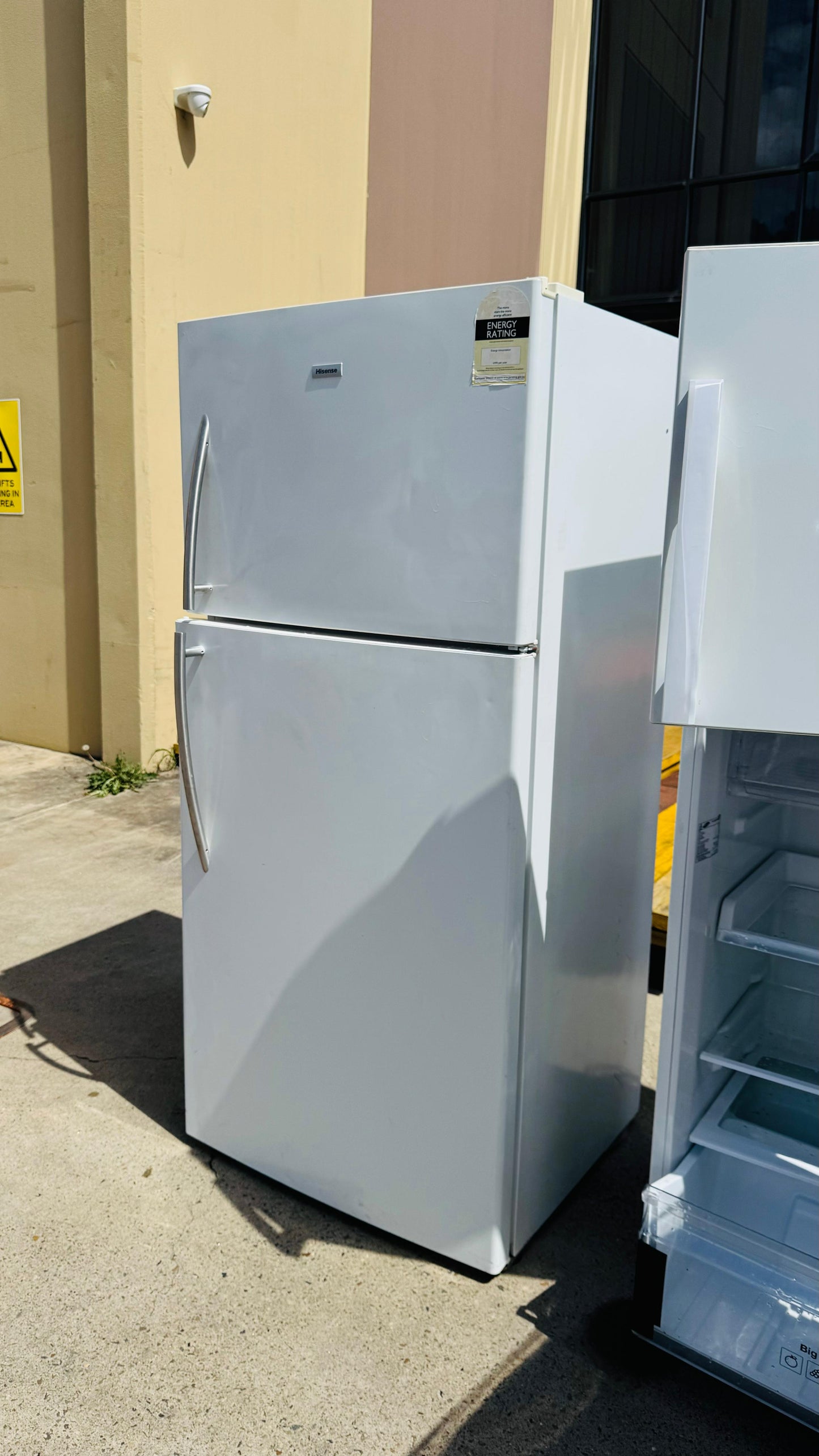 HISENSE 526 LITRES FRIDGE FREEZER