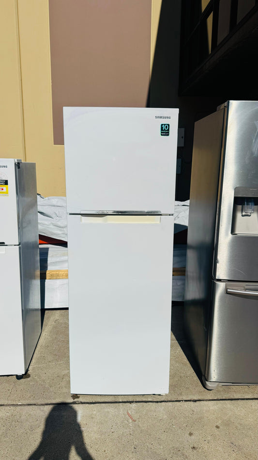 SAMSUNG 341 LITRES FRIDGE FREEZER