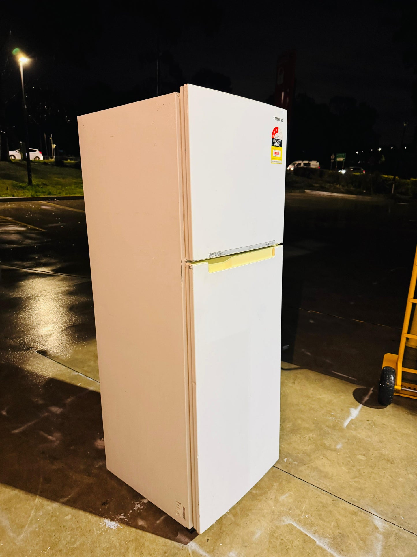 SAMSUNG 341 LITRES FRIDGE FREEZER