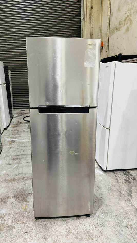 SAMSUNG 341 LITRES FRIDGE FREEZER