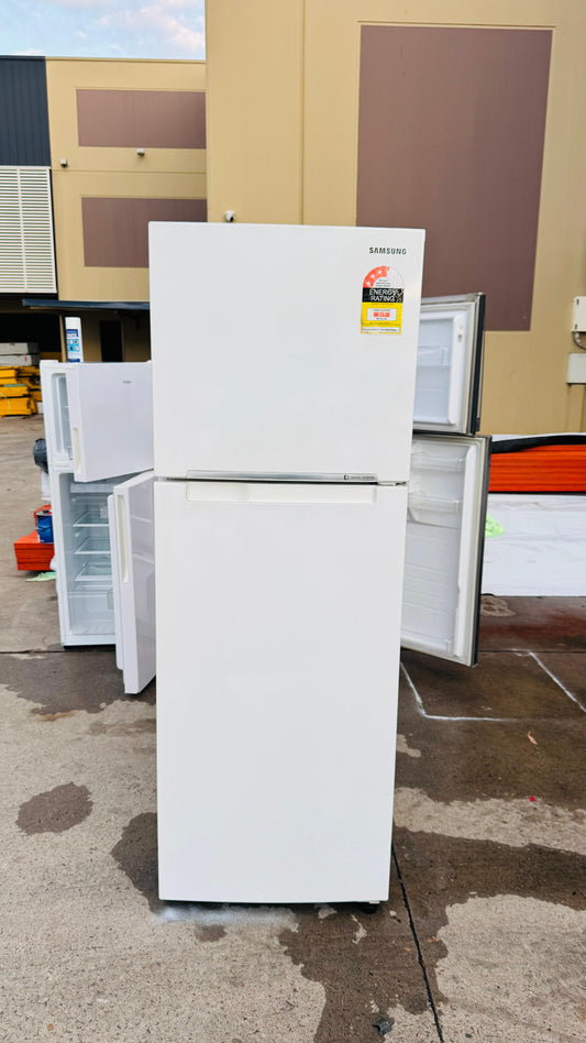 SAMSUNG 343 LITRES FRIDGE FREEZER