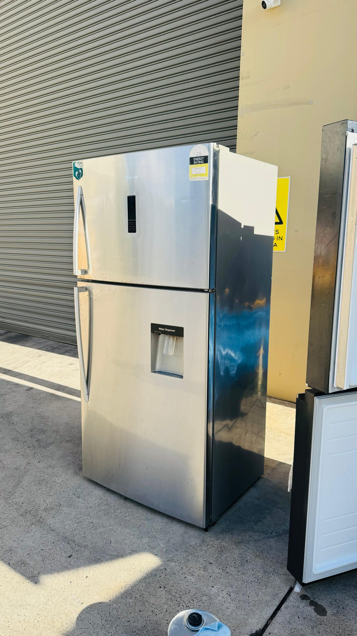 HISENSE 600 LITRES FRIDGE FREEZER