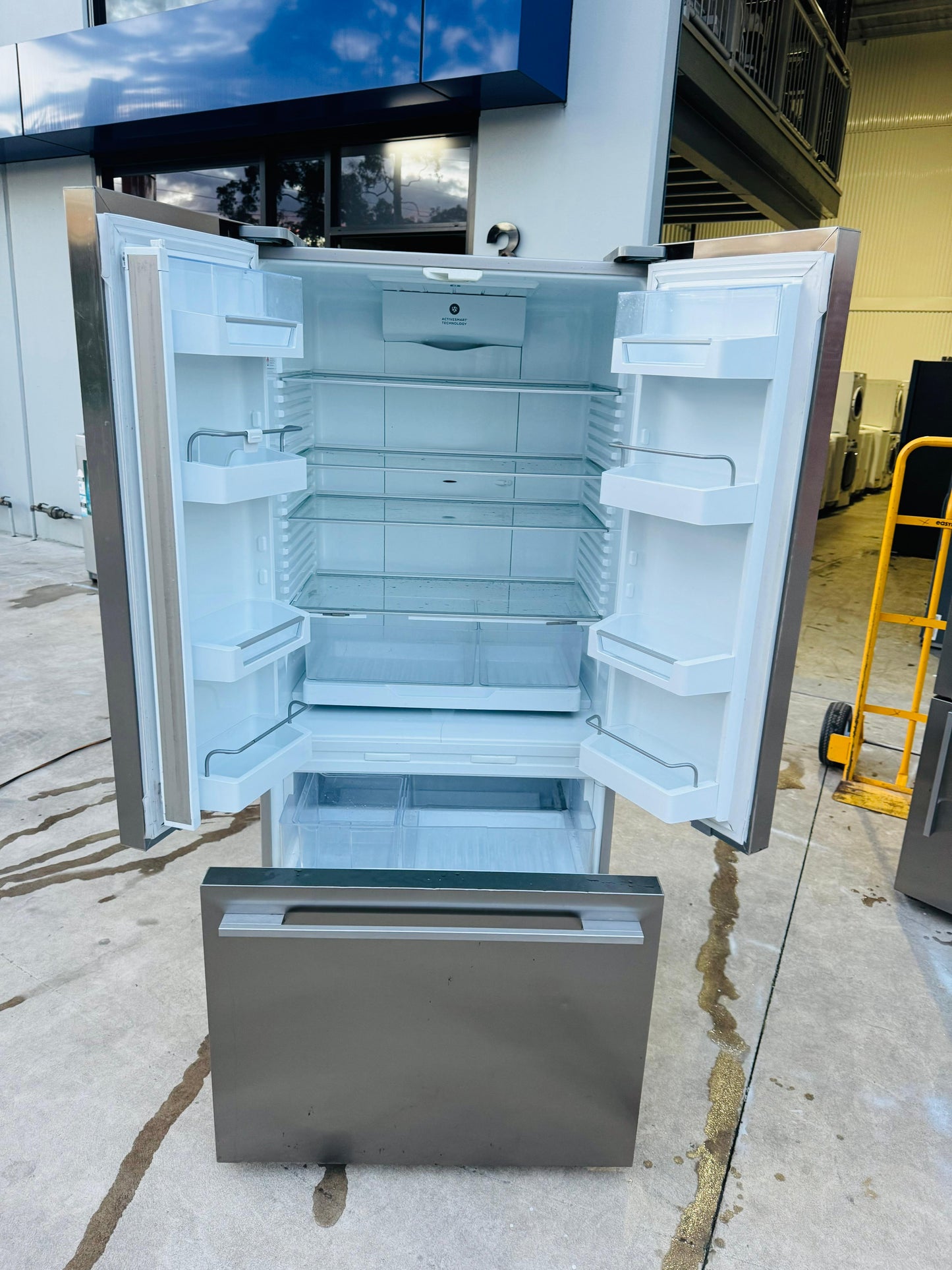 FISHER AND PAYKEL 519 LITRES FRENCH DOOR FRIDGE FREEZER