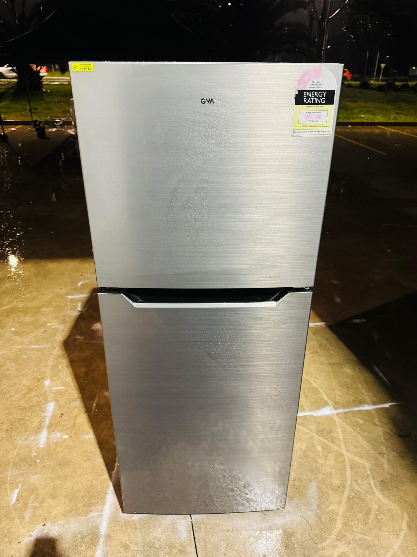 GVA 311 LITRES FRIDGE FREEZER