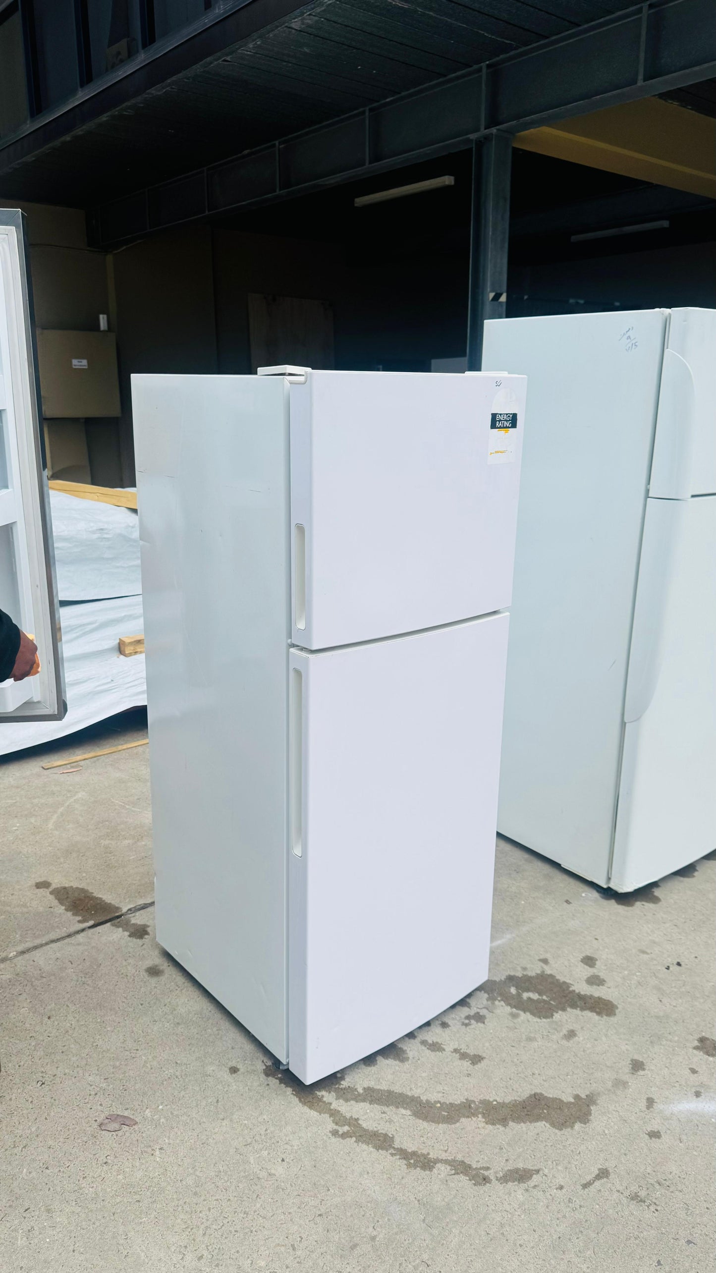 HAIER 224 LITRES FRIDGE FREEZER