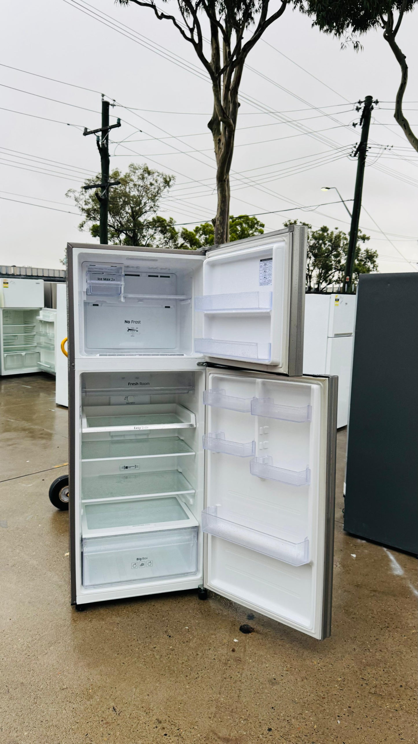 SAMSUNG 469 LITRES FRIDGE FREEZER