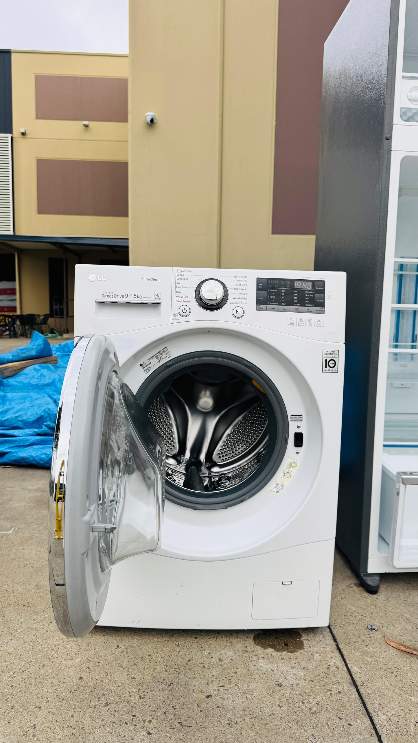 LG 9KGS FRONT LOADER WASHING MACHINE