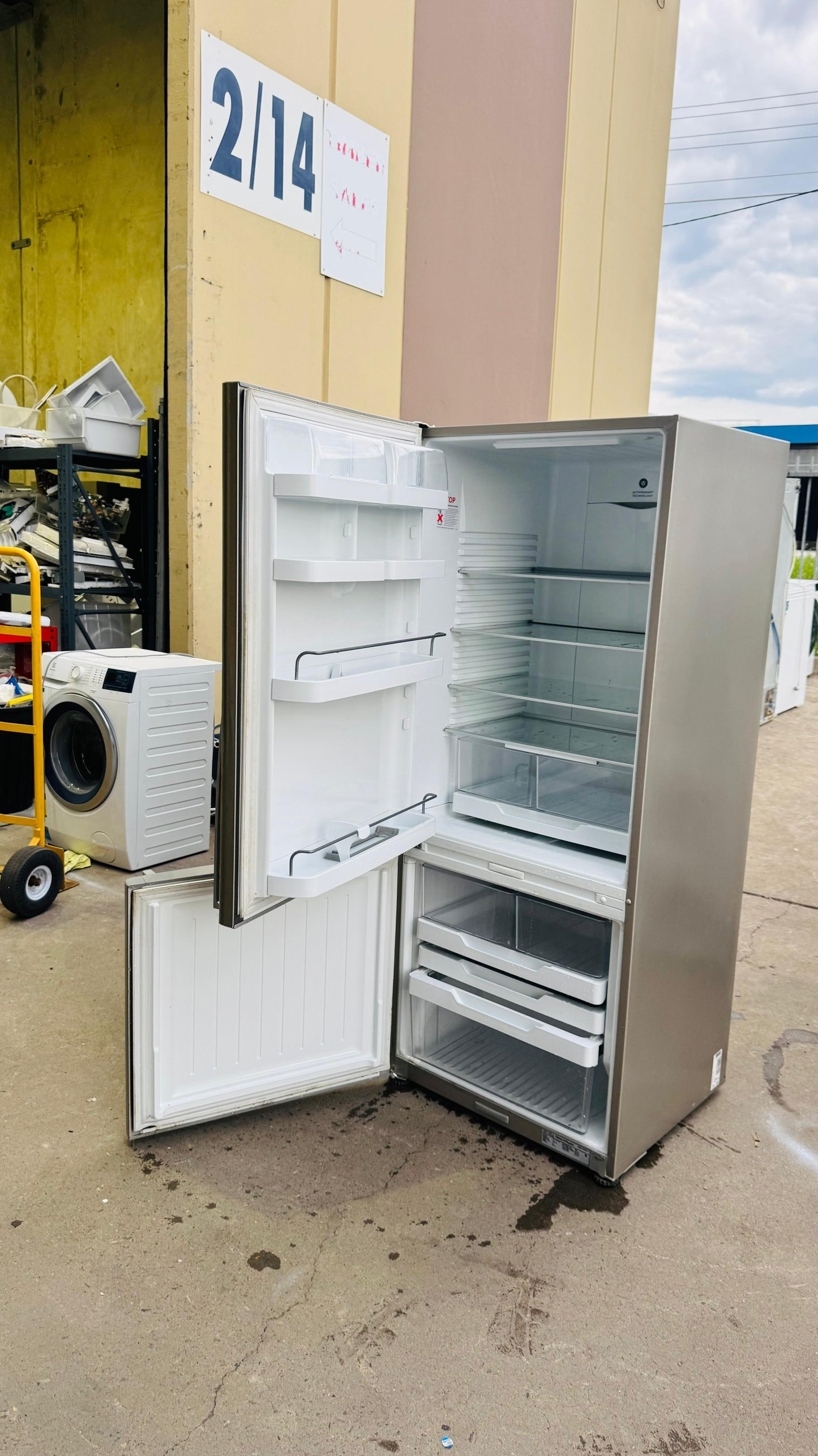 FISHER AND PAYKEL 442 LITRES FRIDGE FREEZER