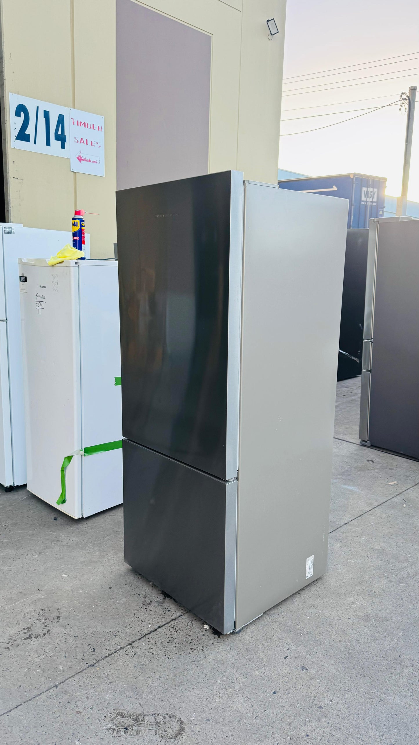 FISHER AND PAYKEL 442 LITRES FRIDGE FREEZER