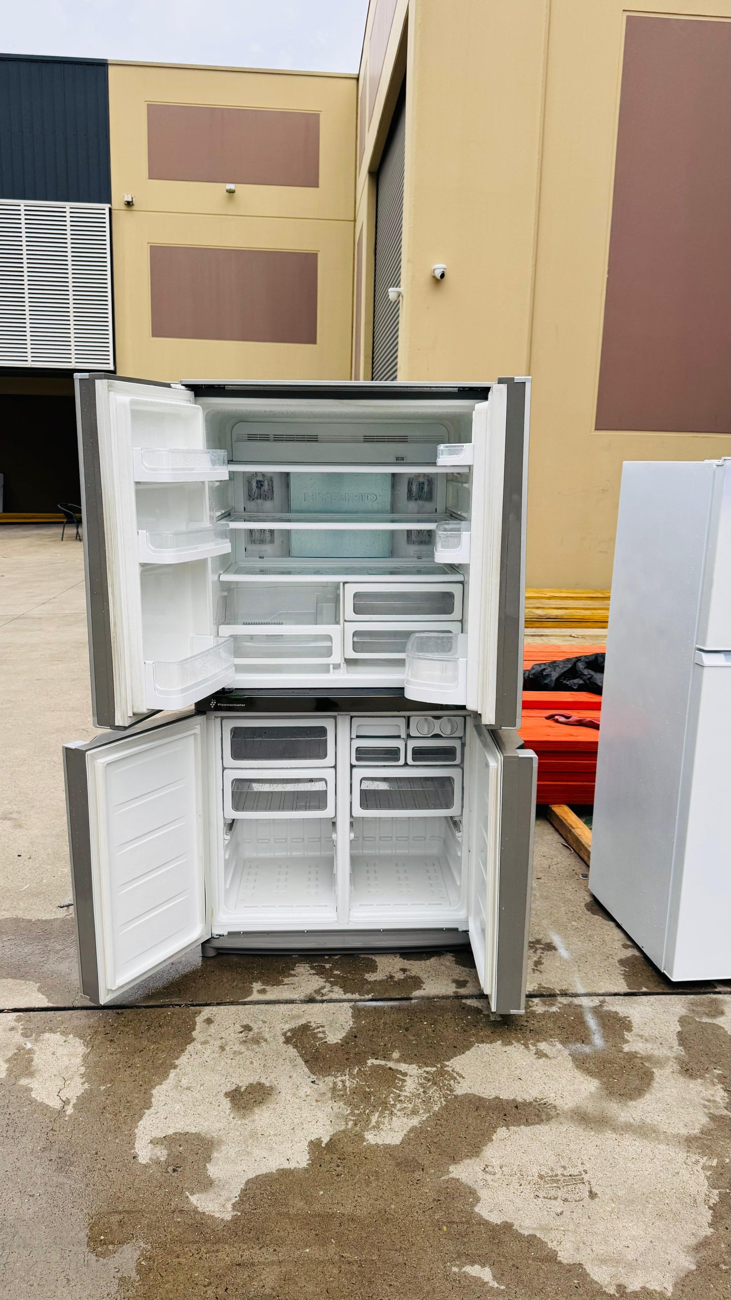 SHARP QUAD DOOR 602 LITRES FRIDGE FREEZER