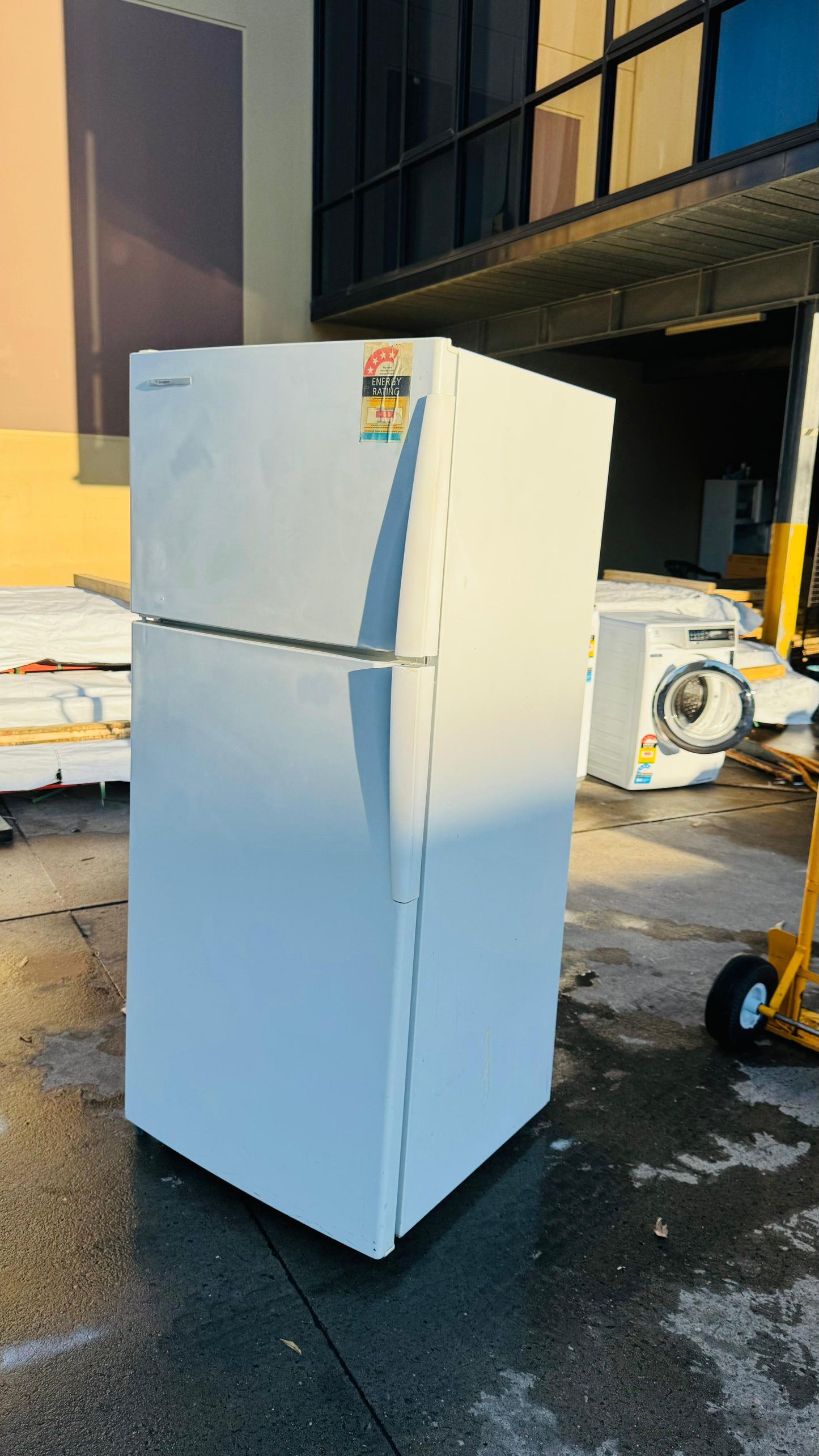 WESTINGHOUSE 416 LITRES FRIDGE FREEZER