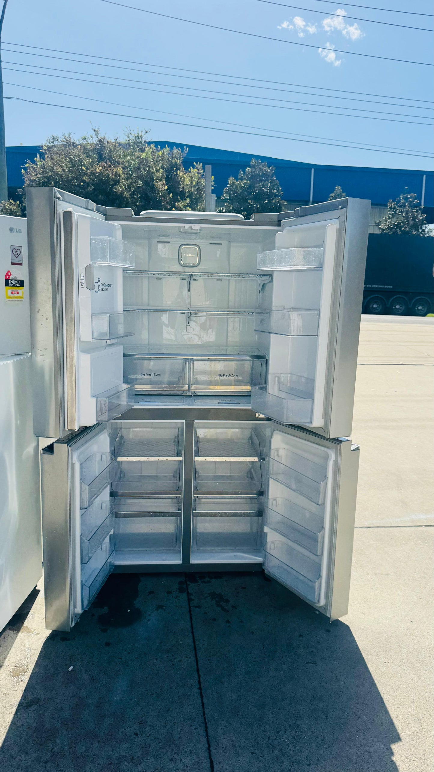 LG 708 LITRES QUAD DOOR FRIDGE FREEZER