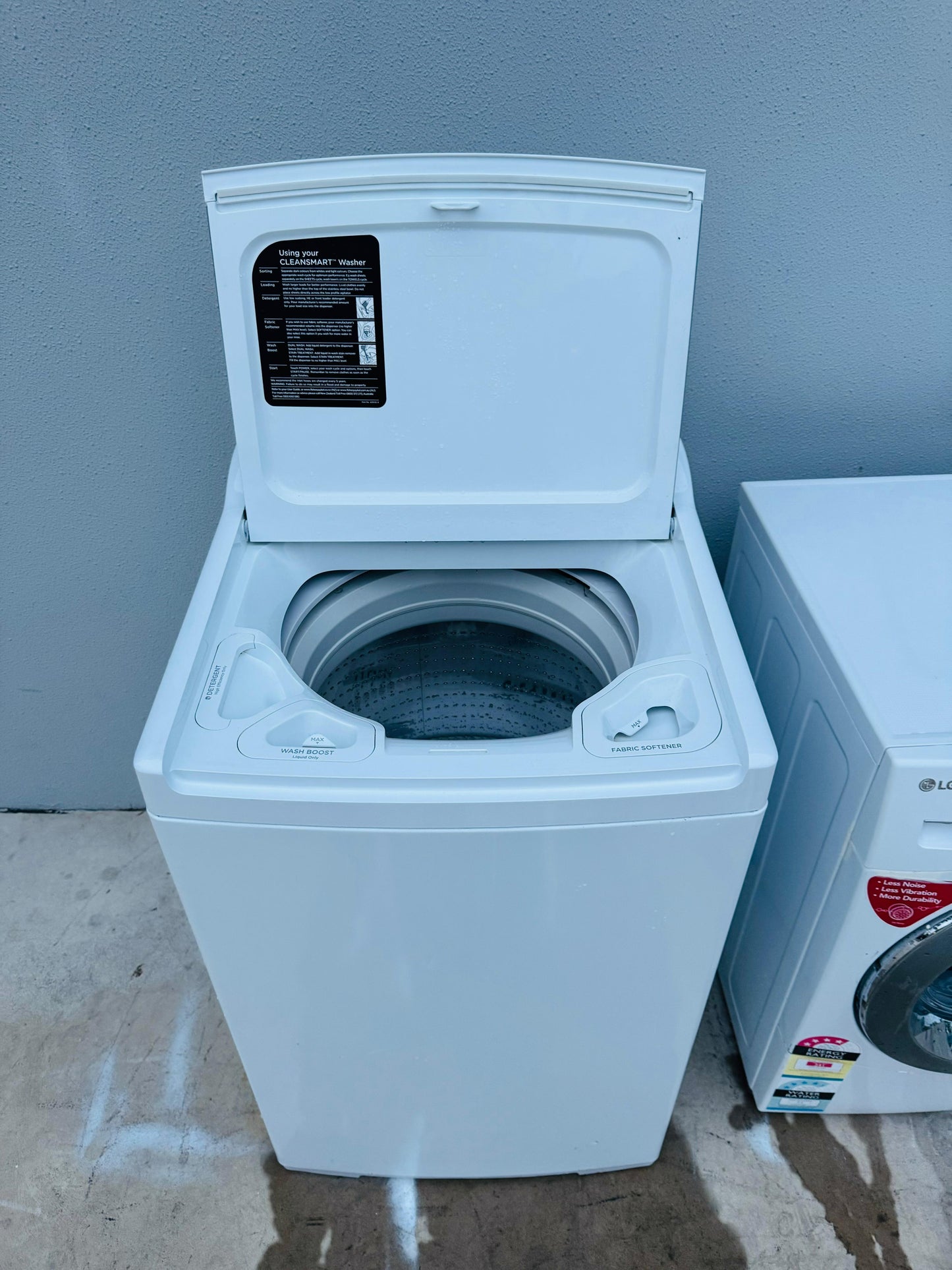FISHER AND PAYKEL 8KGS TOP LOADER WASHING MACHINE