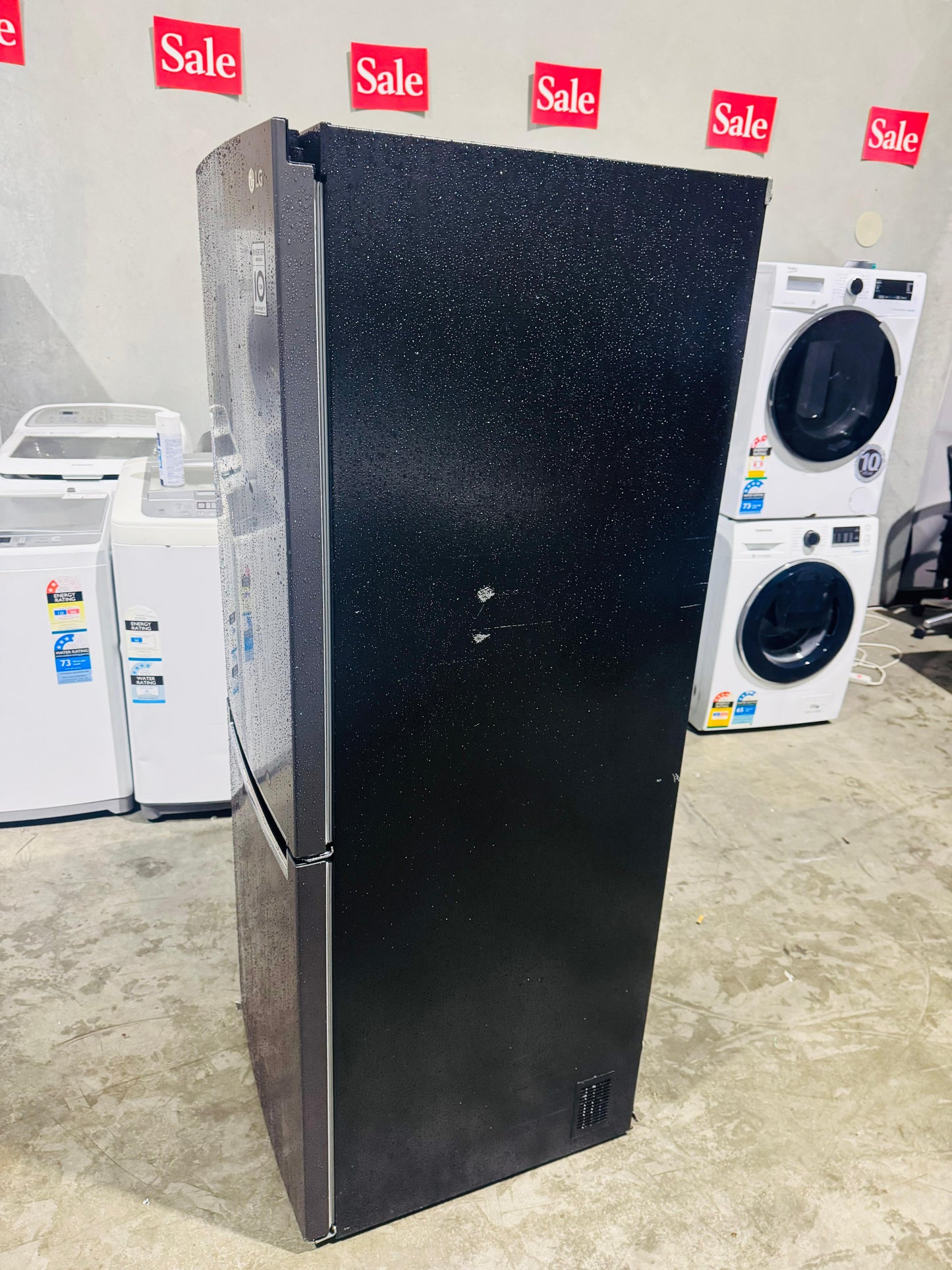 LG 335 LITRES FRIDGE FREEZER & WATER DISPENSER
