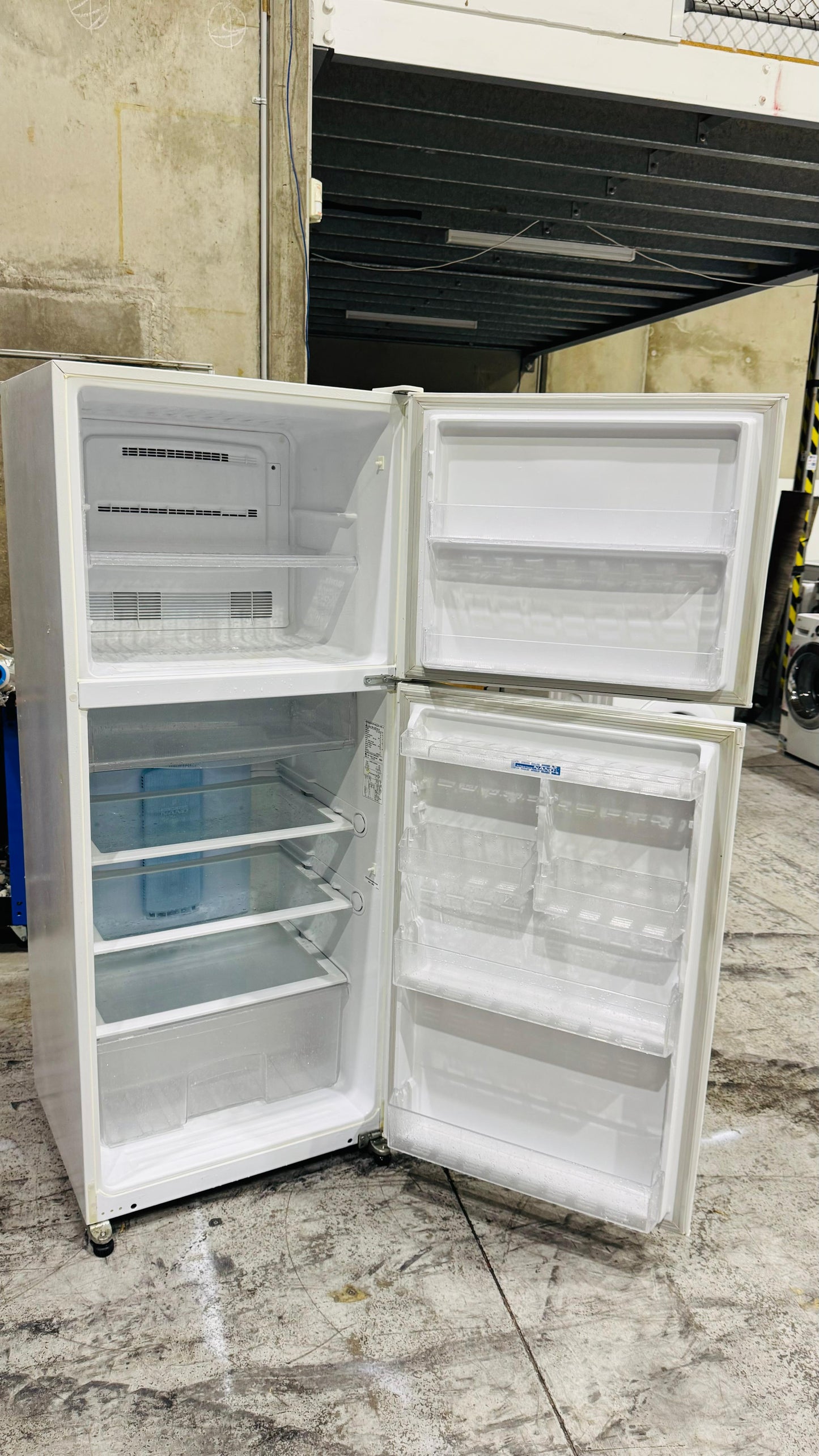 MITSUBUSHI 420 LITRES FRIDGE FREEZER