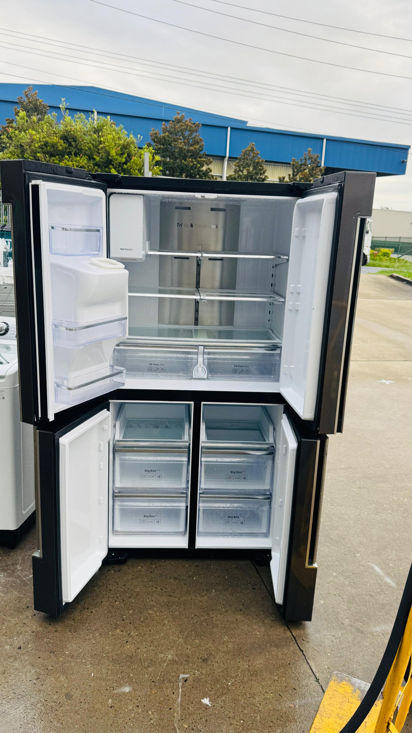 SAMSUNG 671 LITRES QUAD DOOR FRIDGE FREEZER