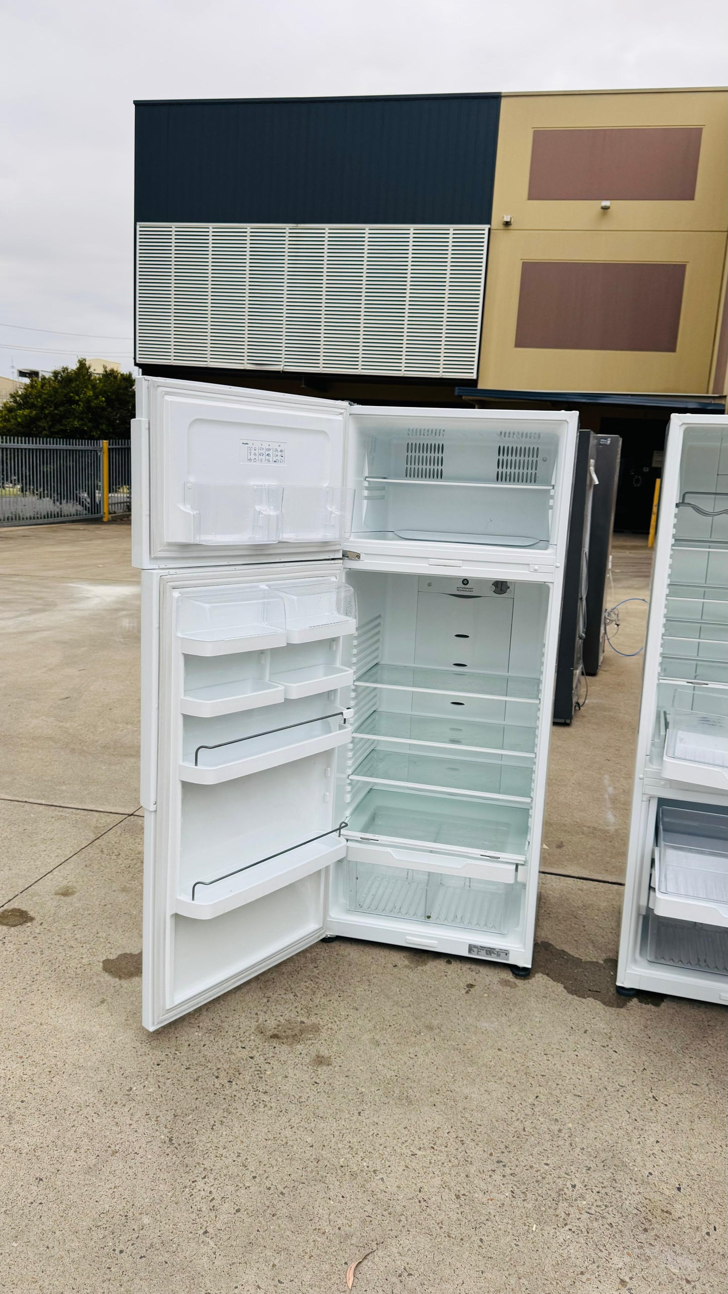 FISHER AND PAYKEL 447 LITRES FRIDGE FREEZER