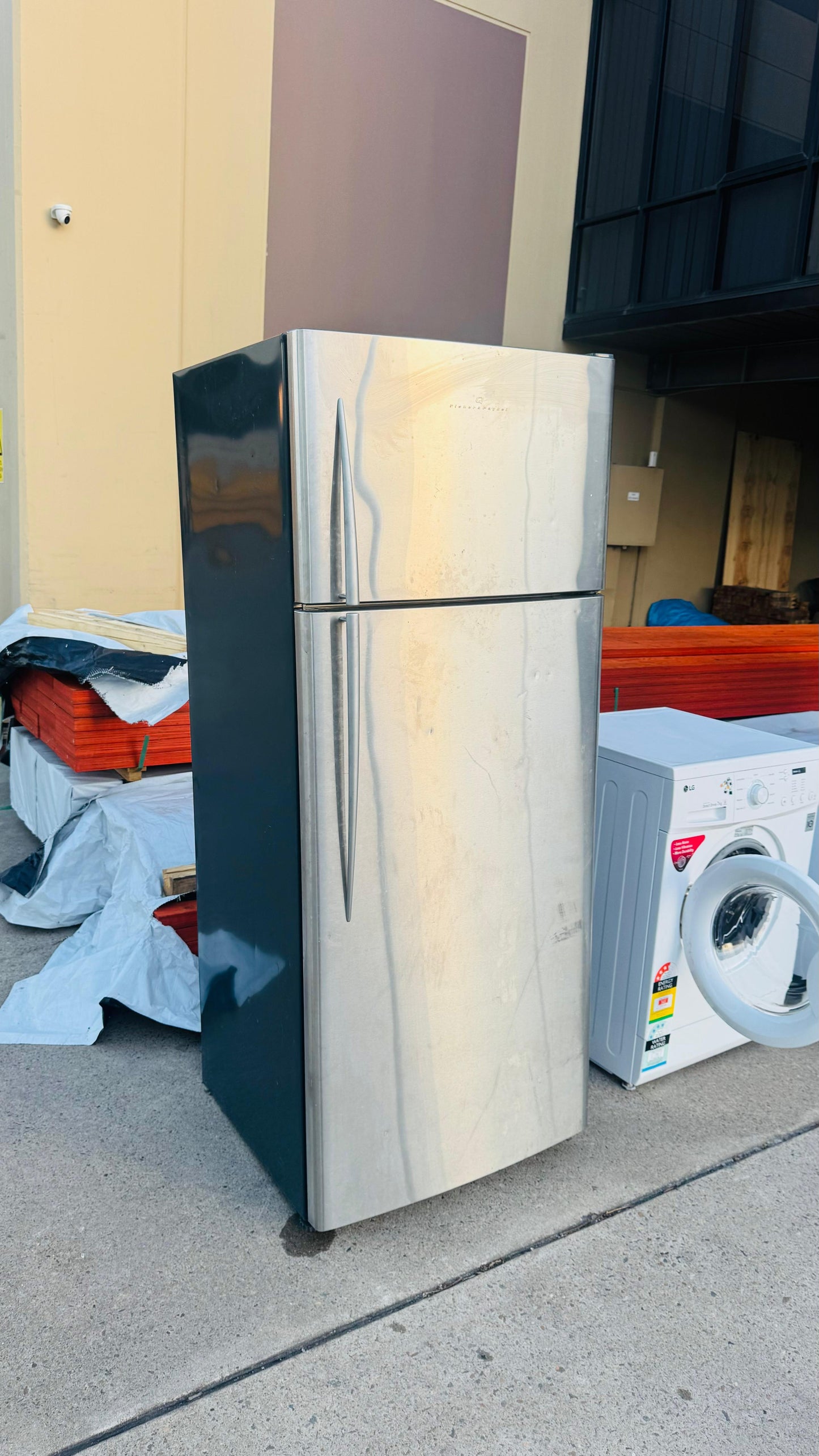 FISHER AND PAYKEL 441 LITRES FRIDGE FREEZER