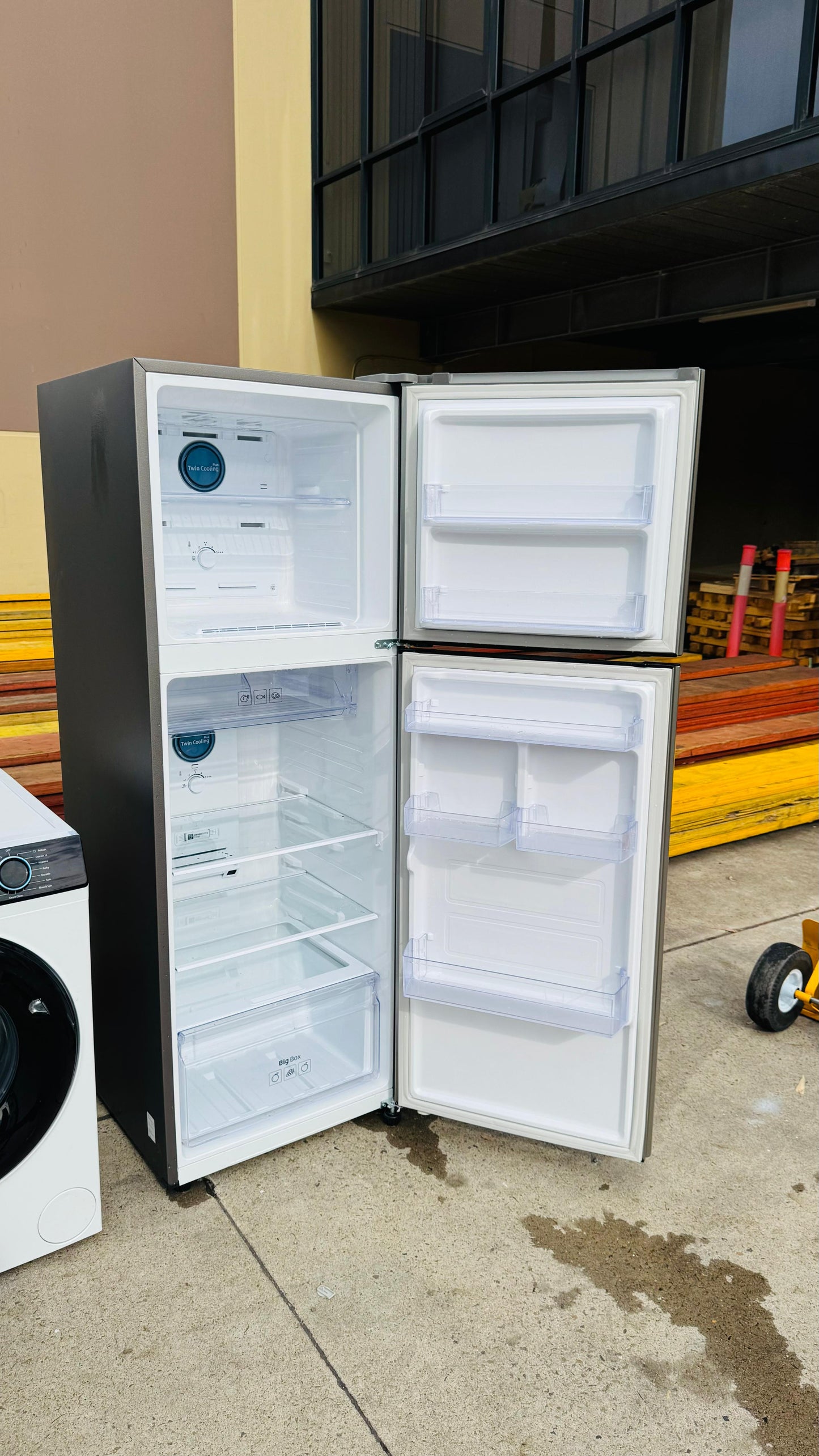 SAMSUNG 343 LITRES FRIDGE FREEZER