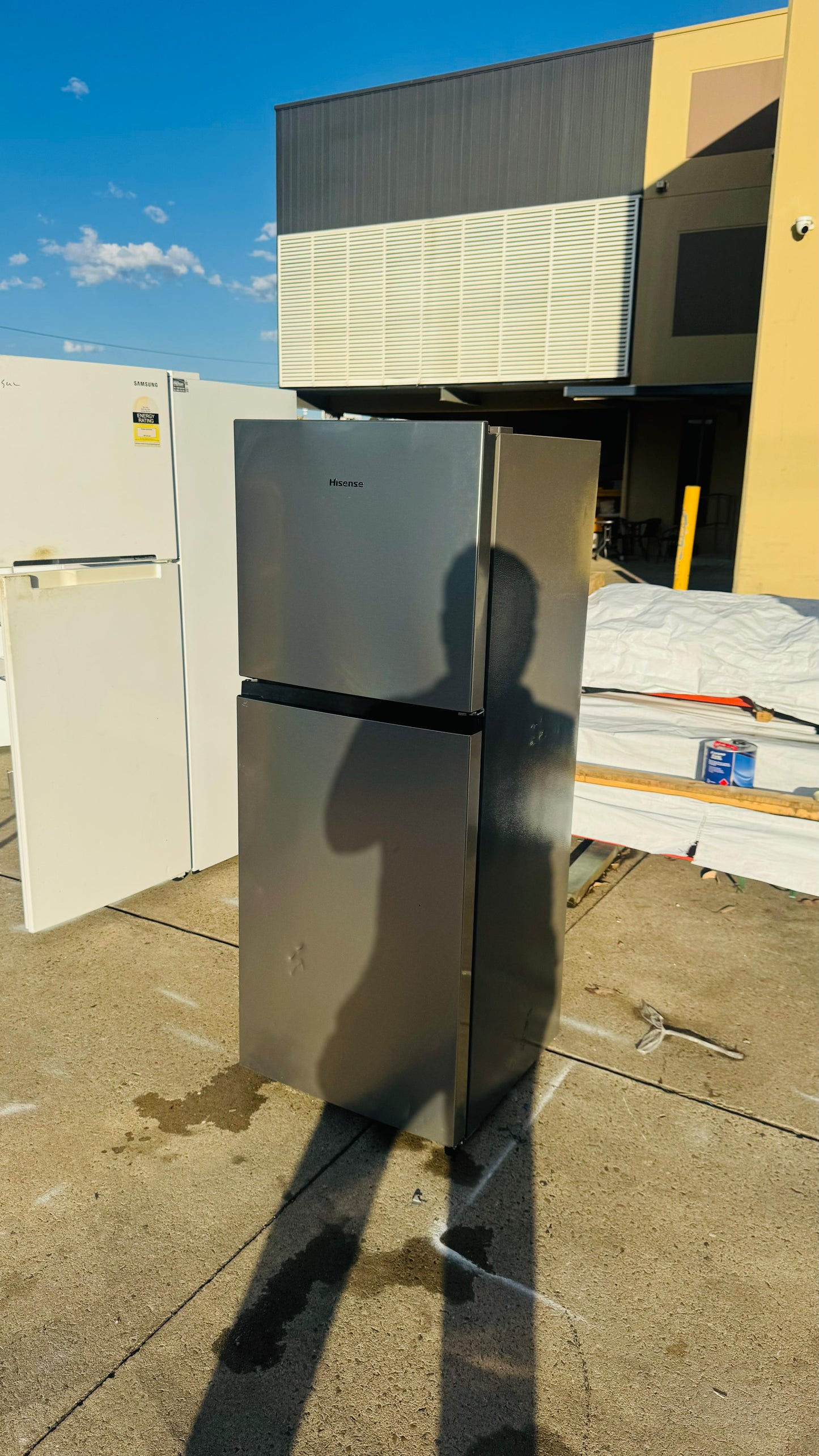 HISENSE 223 LITRES FRIDGE FREEZER