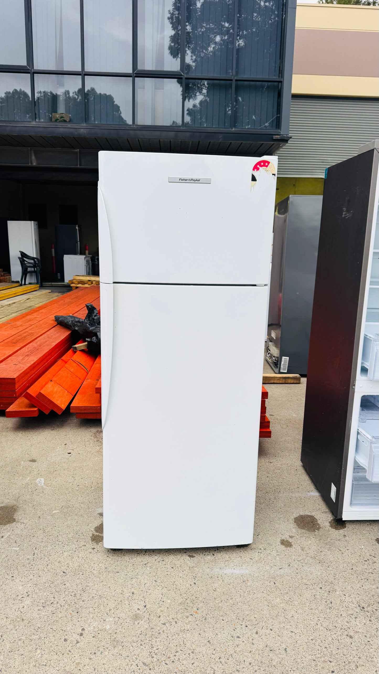 FISHER AND PAYKEL 380 LITRES FRIDGE FREEZER
