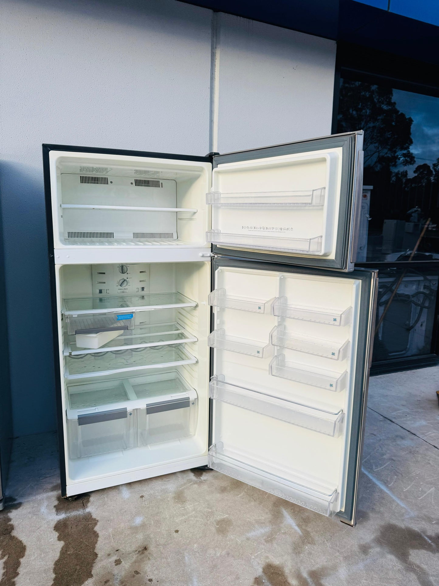 WESTINGHOUSE 517 LITRES FRIDGE FREEZER