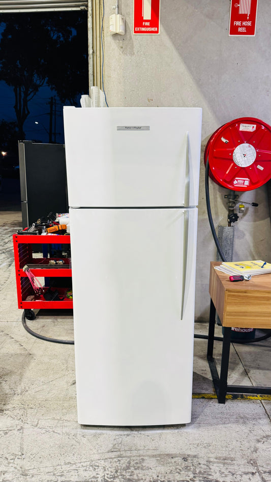 FISHER AND PAYKEL 411 LITRES FRIDGE FREEZER