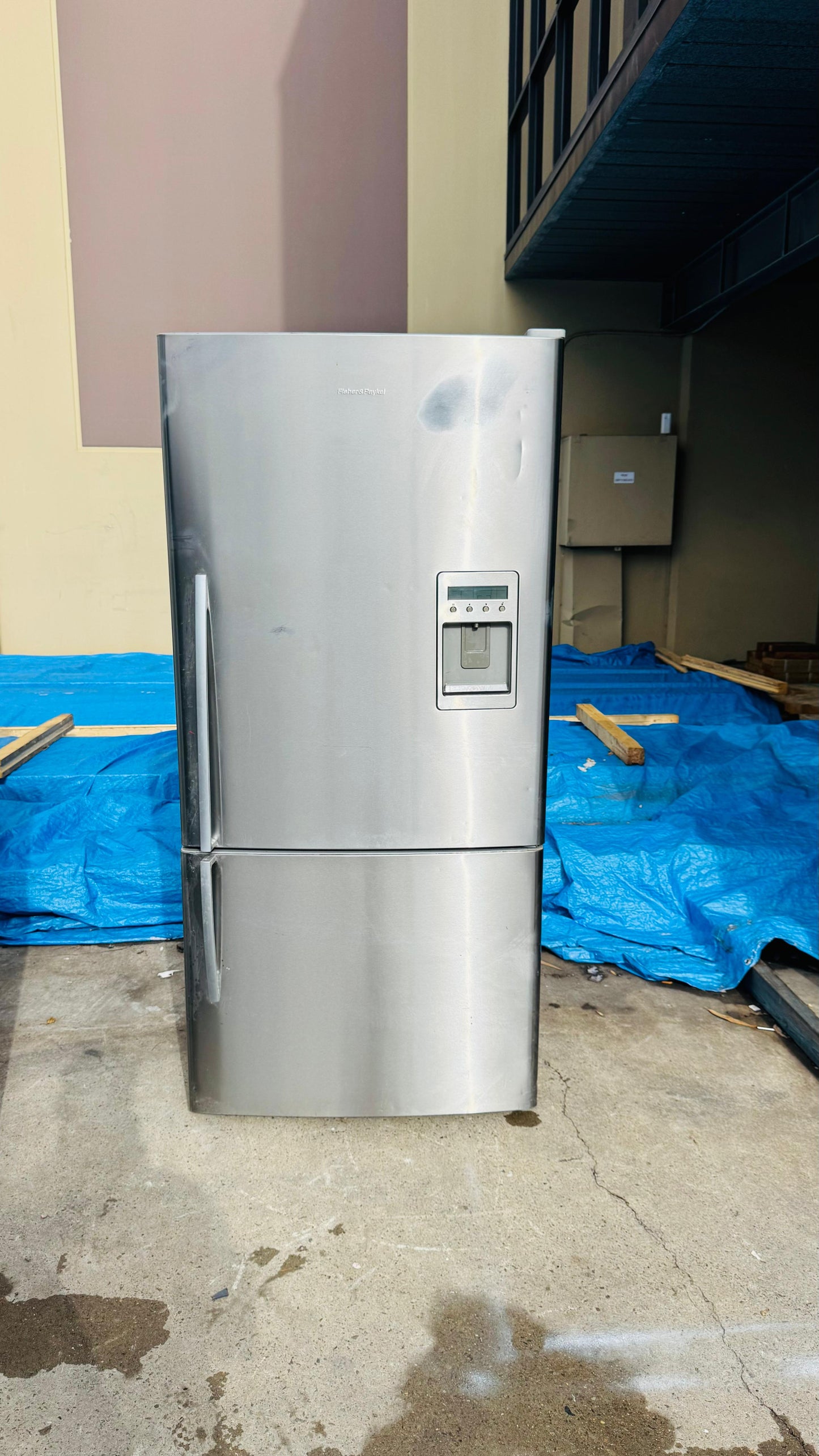 FISHER AND PAYKEL 519 LITRES FRIDGE FREEZER