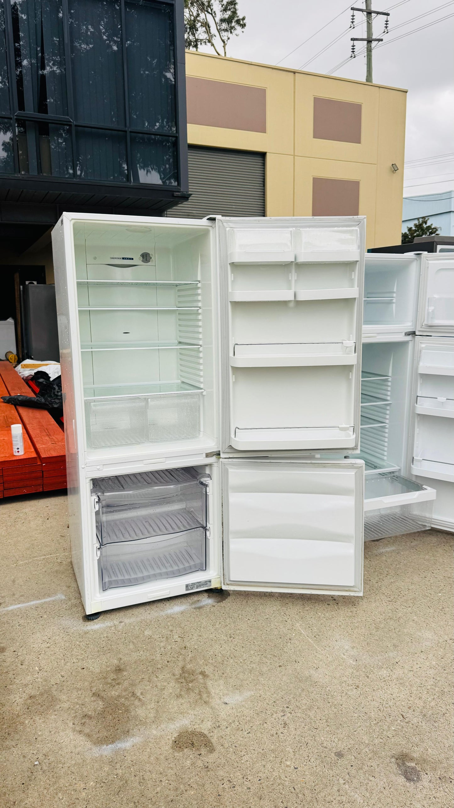 FISHER AND PAYKEL 403 LITRES FRIDGE FREEZER