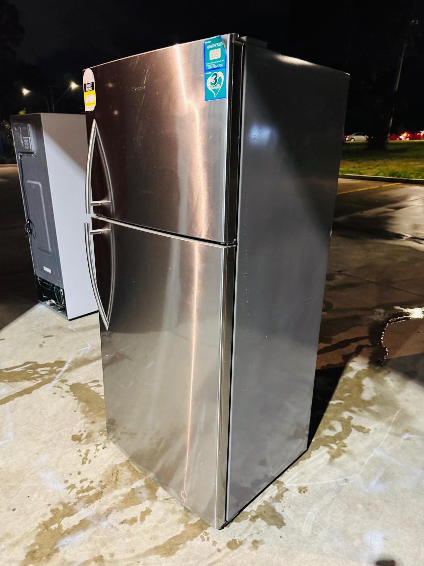 HISENSE 526 LITRES FRIDGE FREEZER