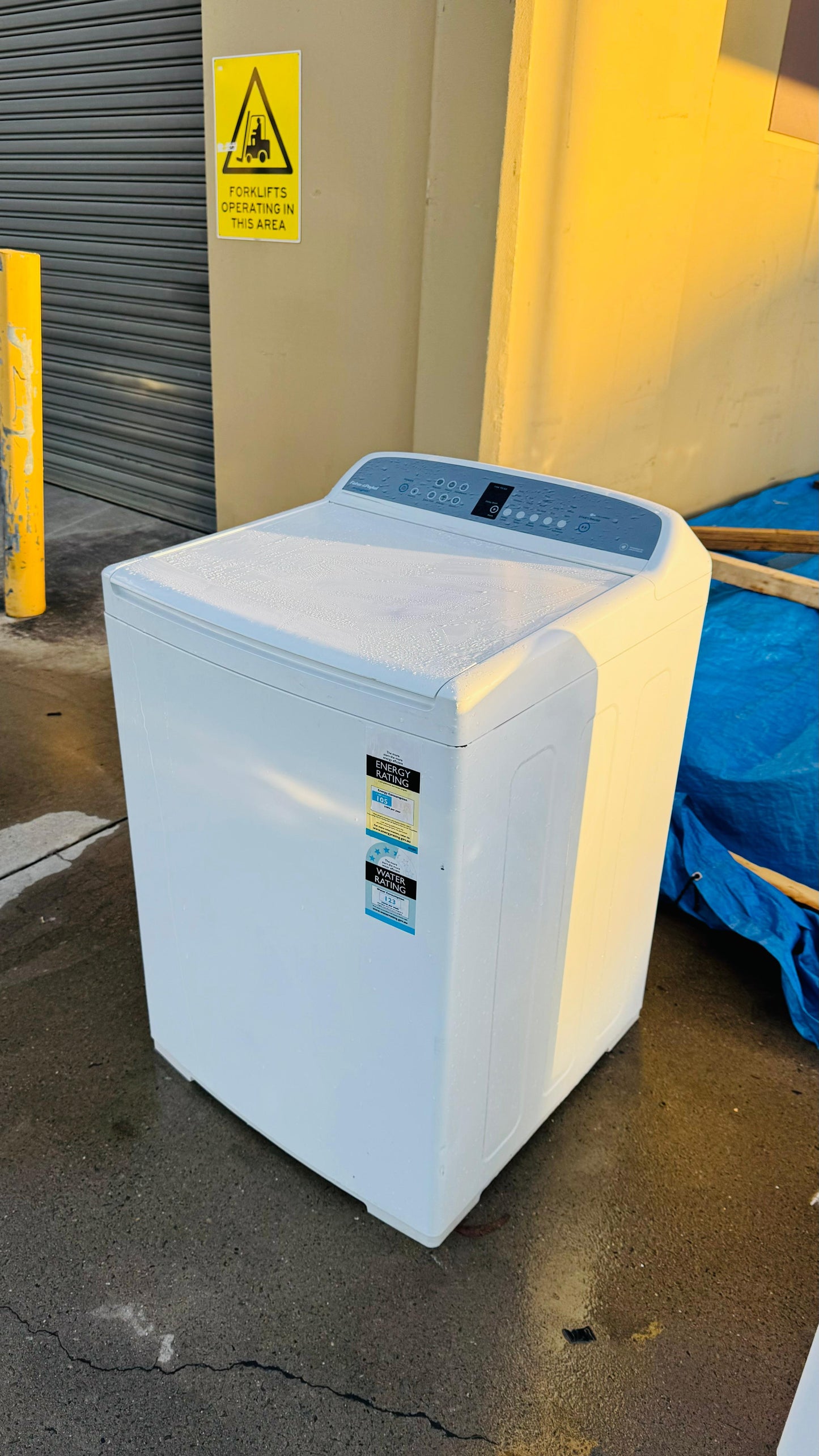 FISHER AND PAYKEL 10KGS TOP LOADER WASHING MACHINE
