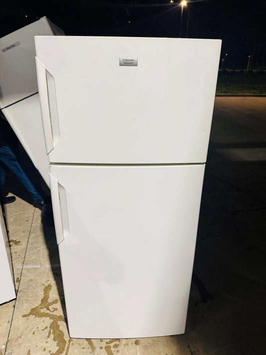 ELECTROLUX 416 LITRES FRIDGE FREEZER