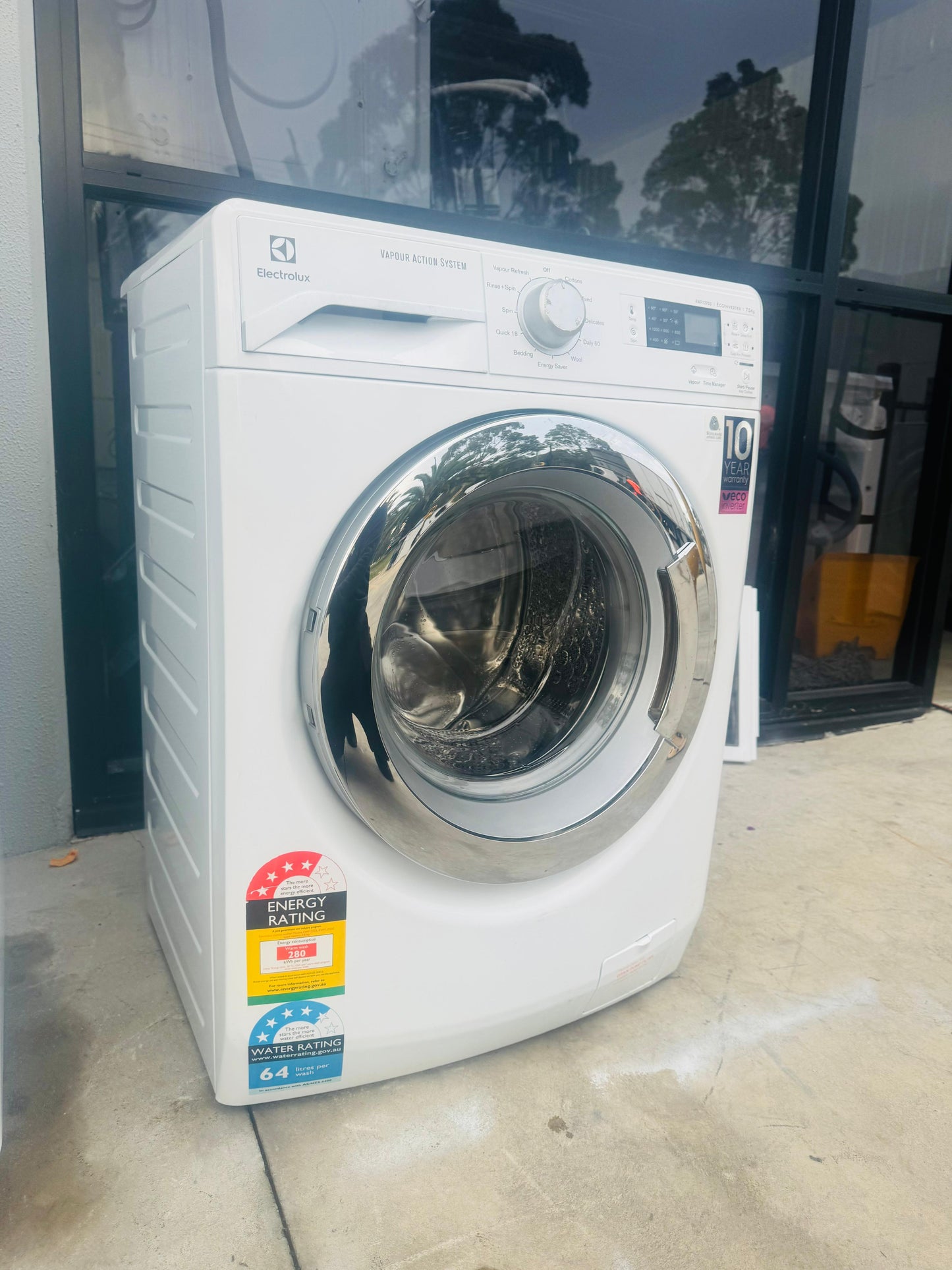 ELECTROLUX 7.5 KGS FRONT LOADER WASHING MACHINE