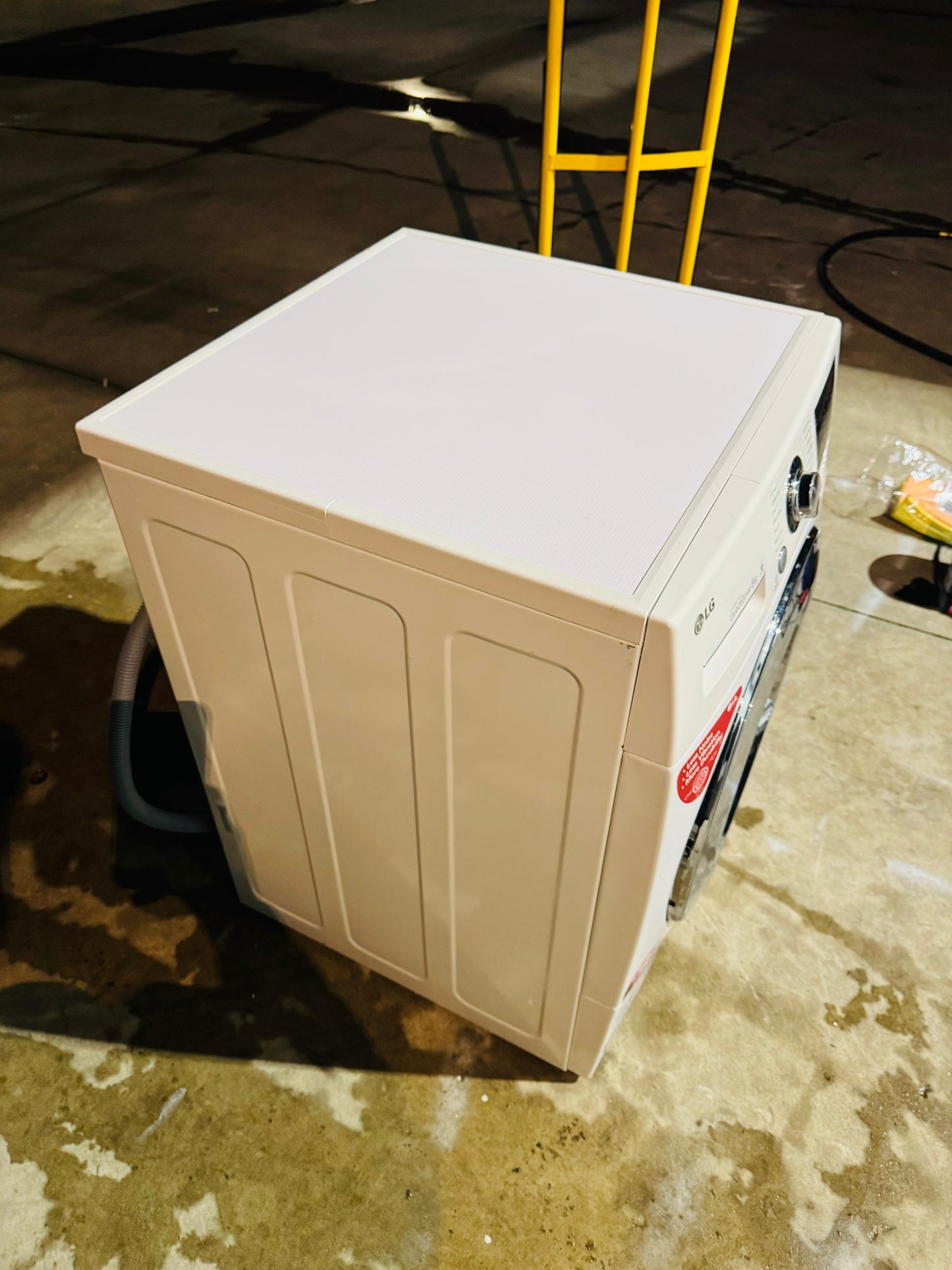 LG 8KGS FRONT LOADER WASHING MACHINE