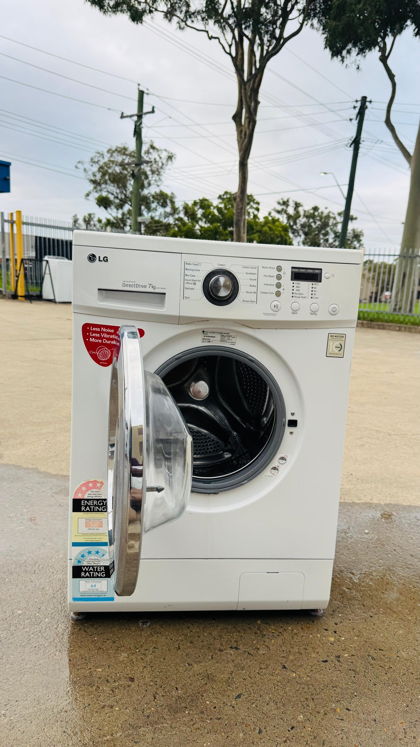 LG 7KGS FRONT LOADER WASHING MACHINE