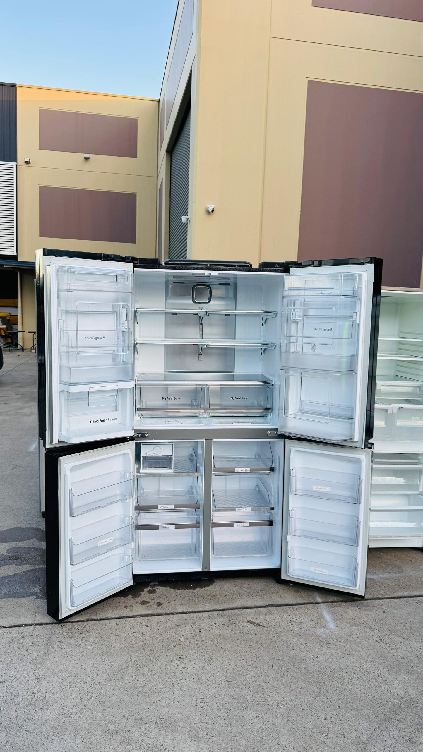 LG 725 LITRES QUAD DOOR FRIDGE FREEZER