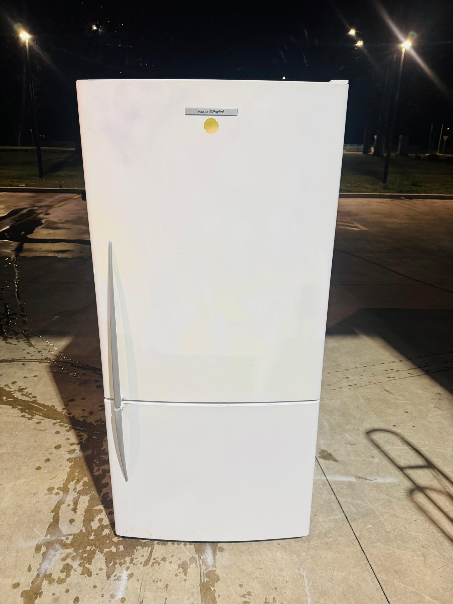 FISHER AND PAYKEL 519 LITRES FRIDGE FREEZER