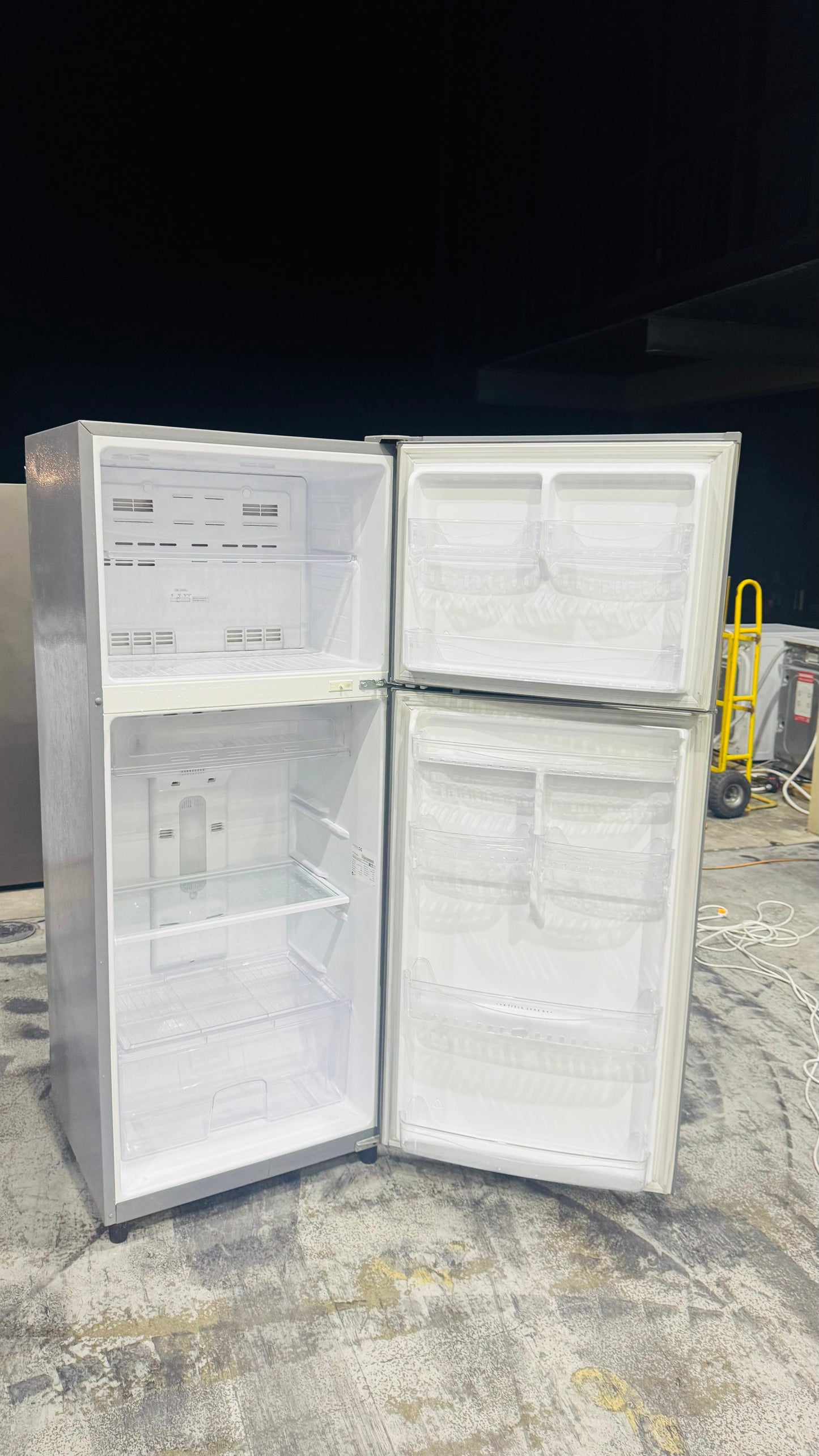DAEWOO 360 LITRES FRIDGE FREEZER
