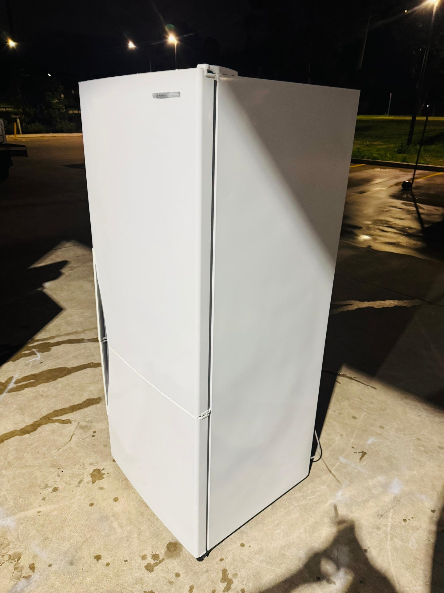 WESTING HOUSE 430 LITRES FRIDGE FREEZER