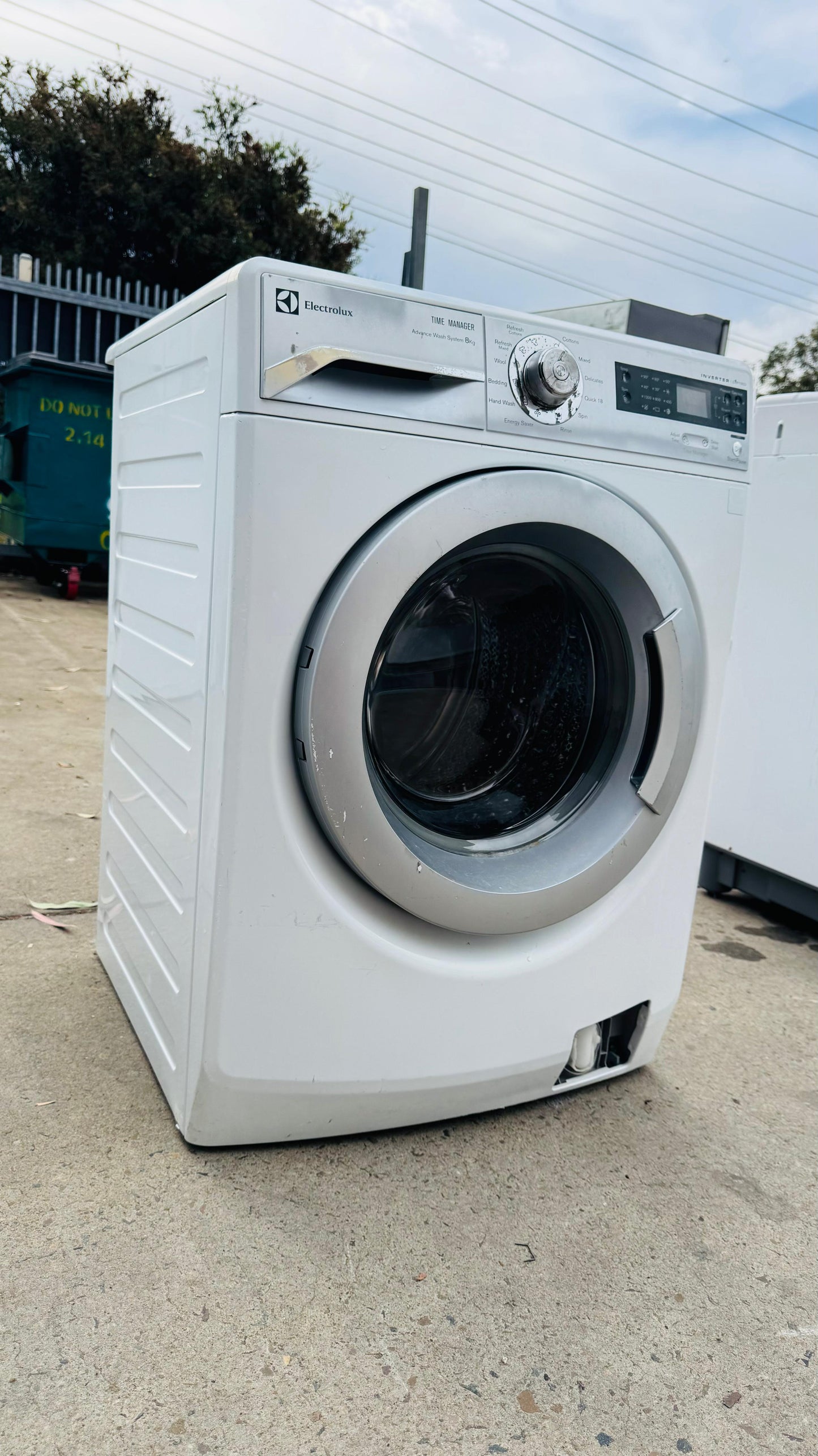 ELECTROLUX 8KGS FRONT LOADER WASHING MACHINE